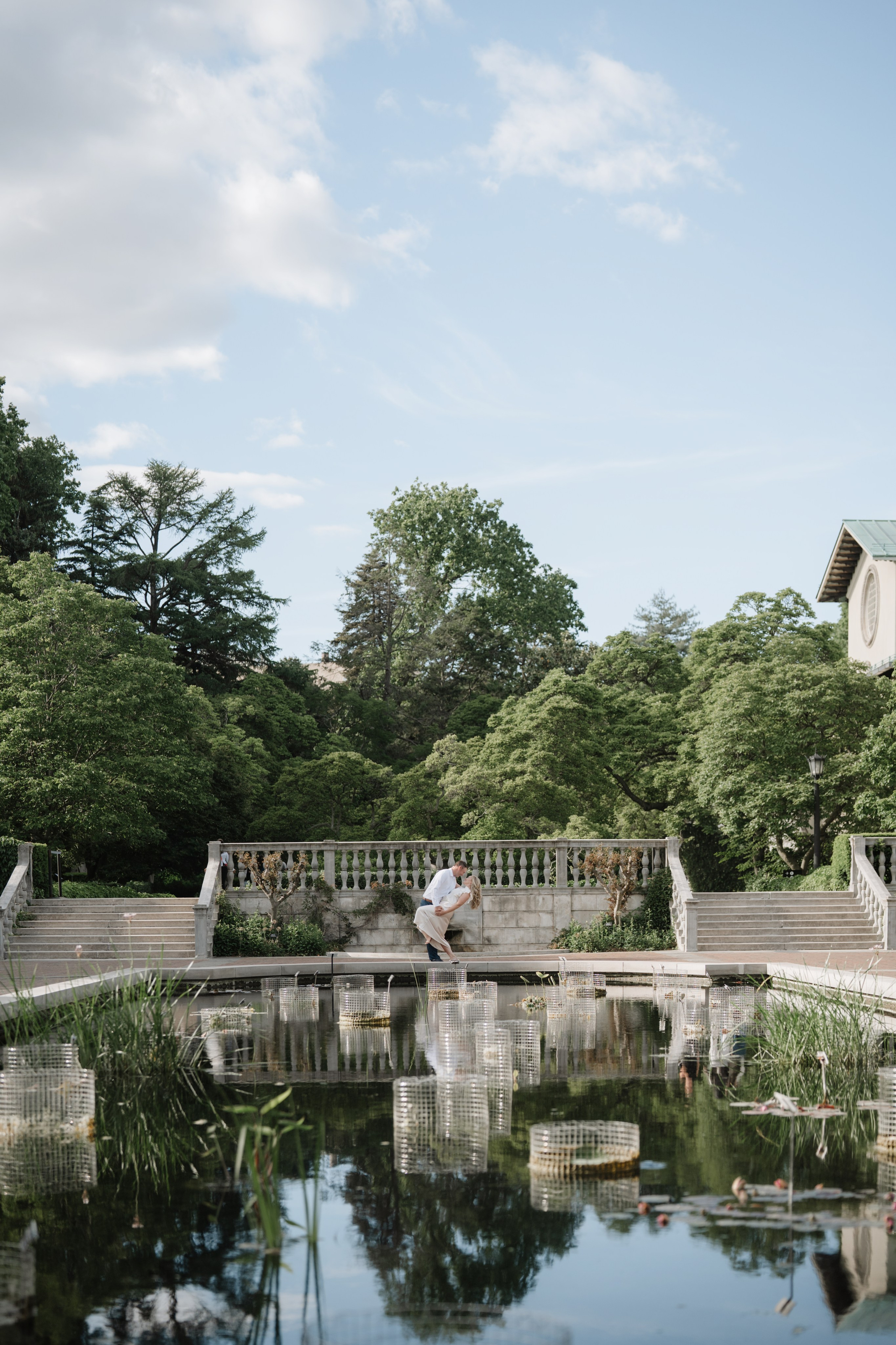 Engagement photo shoot at the Brooklyn Botanic Garden. Portrait and wedding photographer in New York