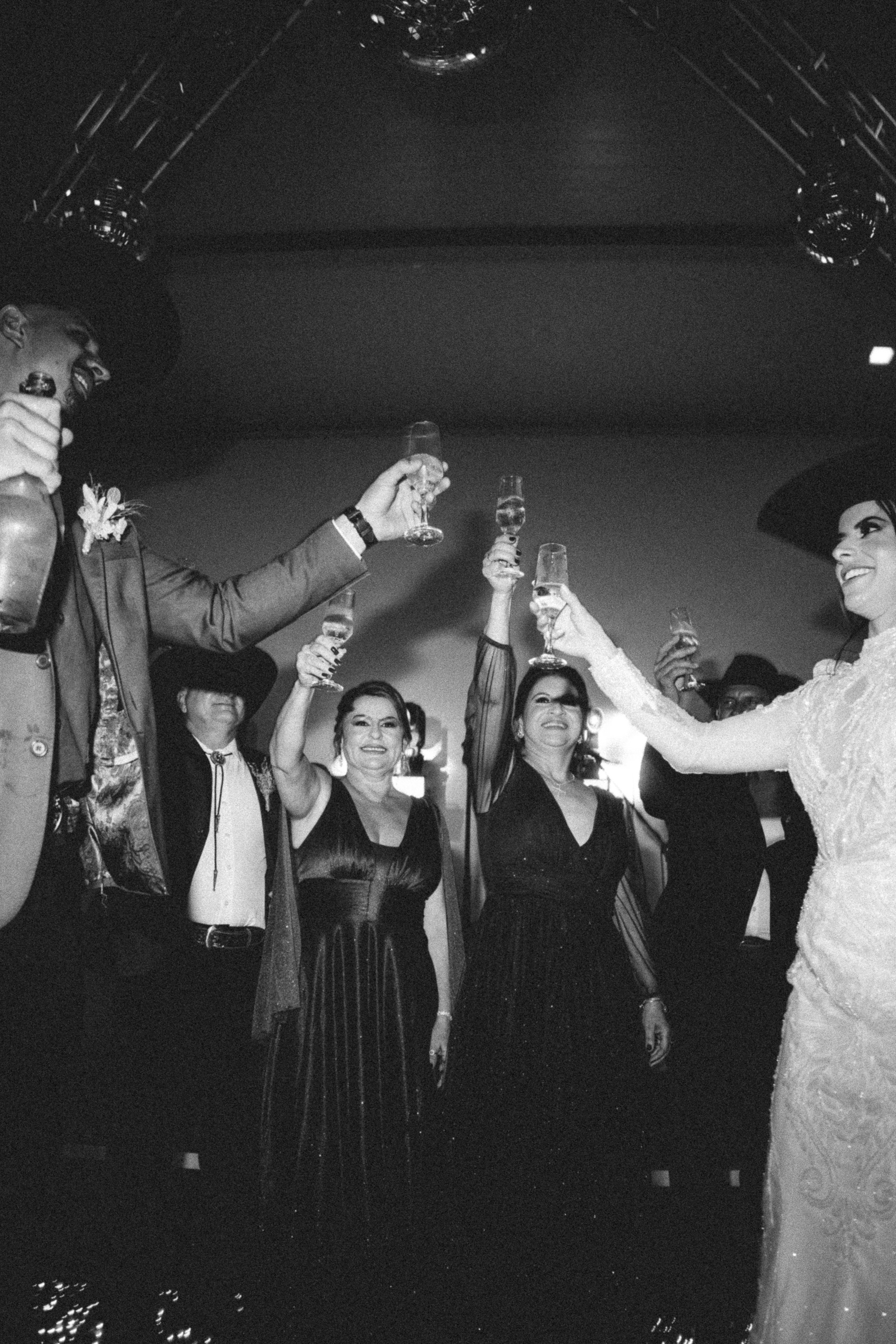 Casamento Amanda e Guilherme — Espaço Ozanan. Fotógrafo de casamento e Filmmaker de casamento