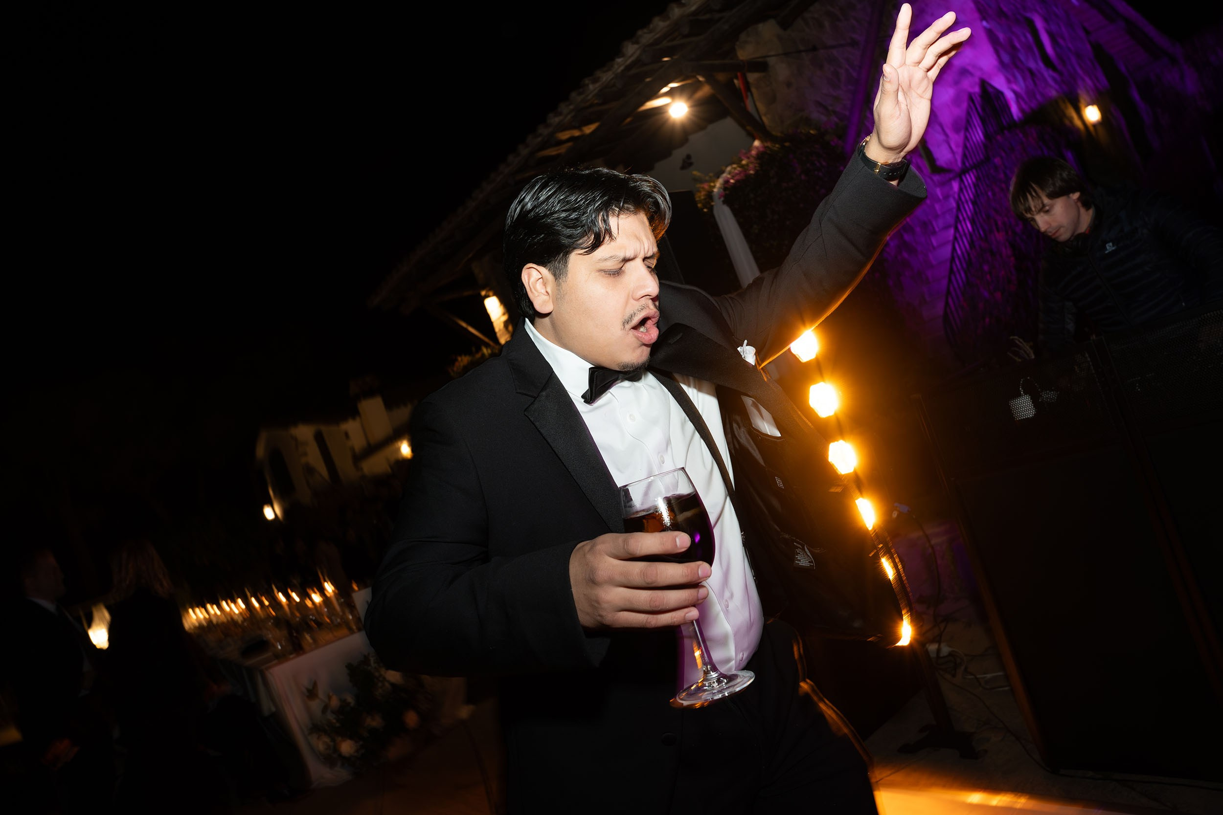 Donielle and Edwin. Fotógrafos de bodas de destino y creadores de contenido con base en España