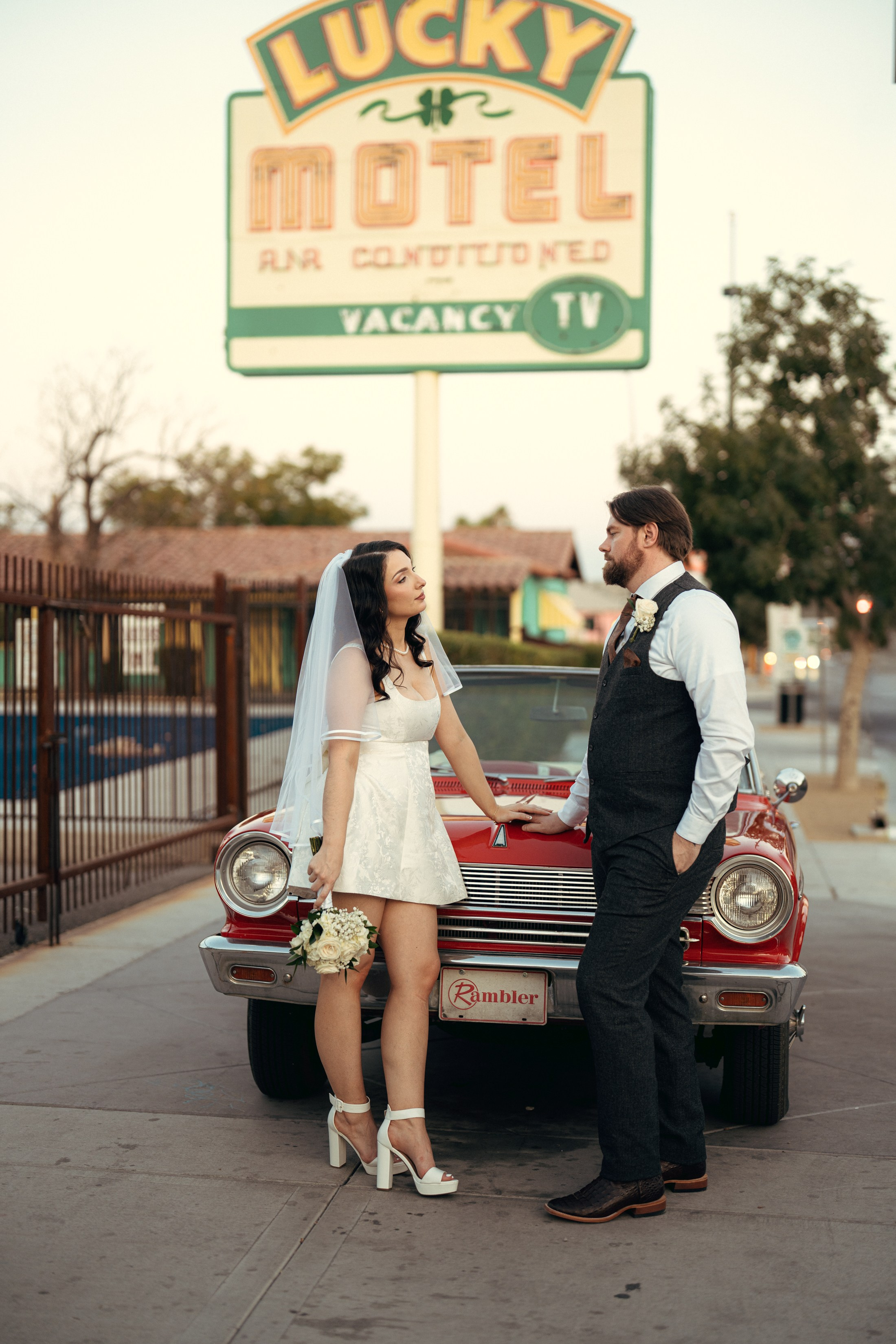 Maggie&Nathan. Wedding & elopement photographer Viktoriya Kravtsov. Las Vegas