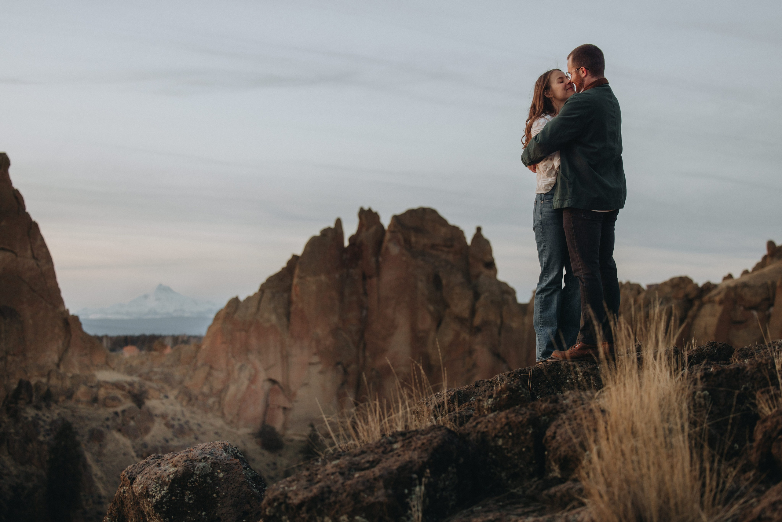 Shelby & Riley Engagement Session | Smith Rock State Park, Oregon. Portland & Seattle Wedding, Elopement & Engagement Photographer | Georgy Shishkin