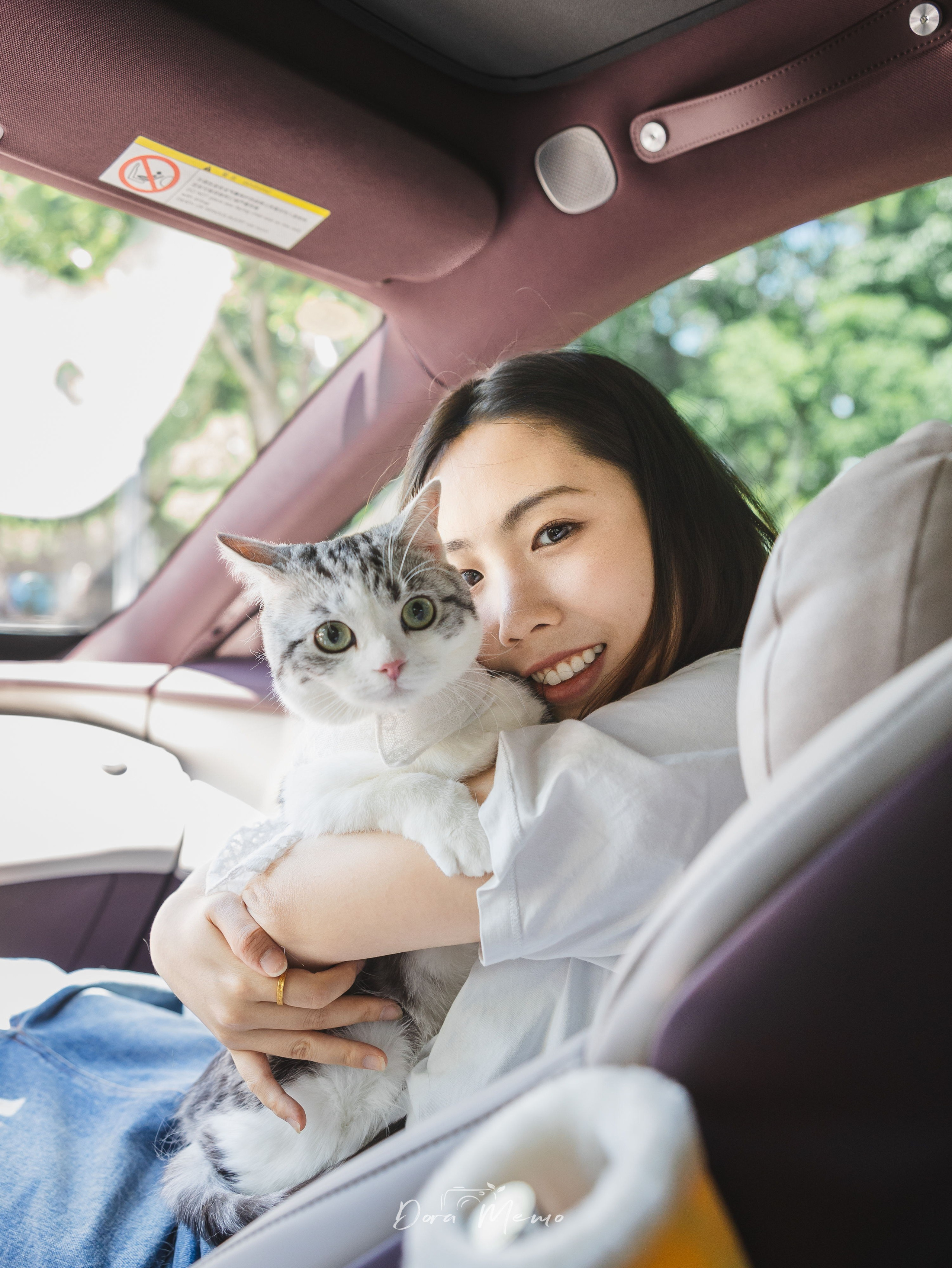 A Cat Family’s Second Anniversary — Shanghai Family Photographer Park Session