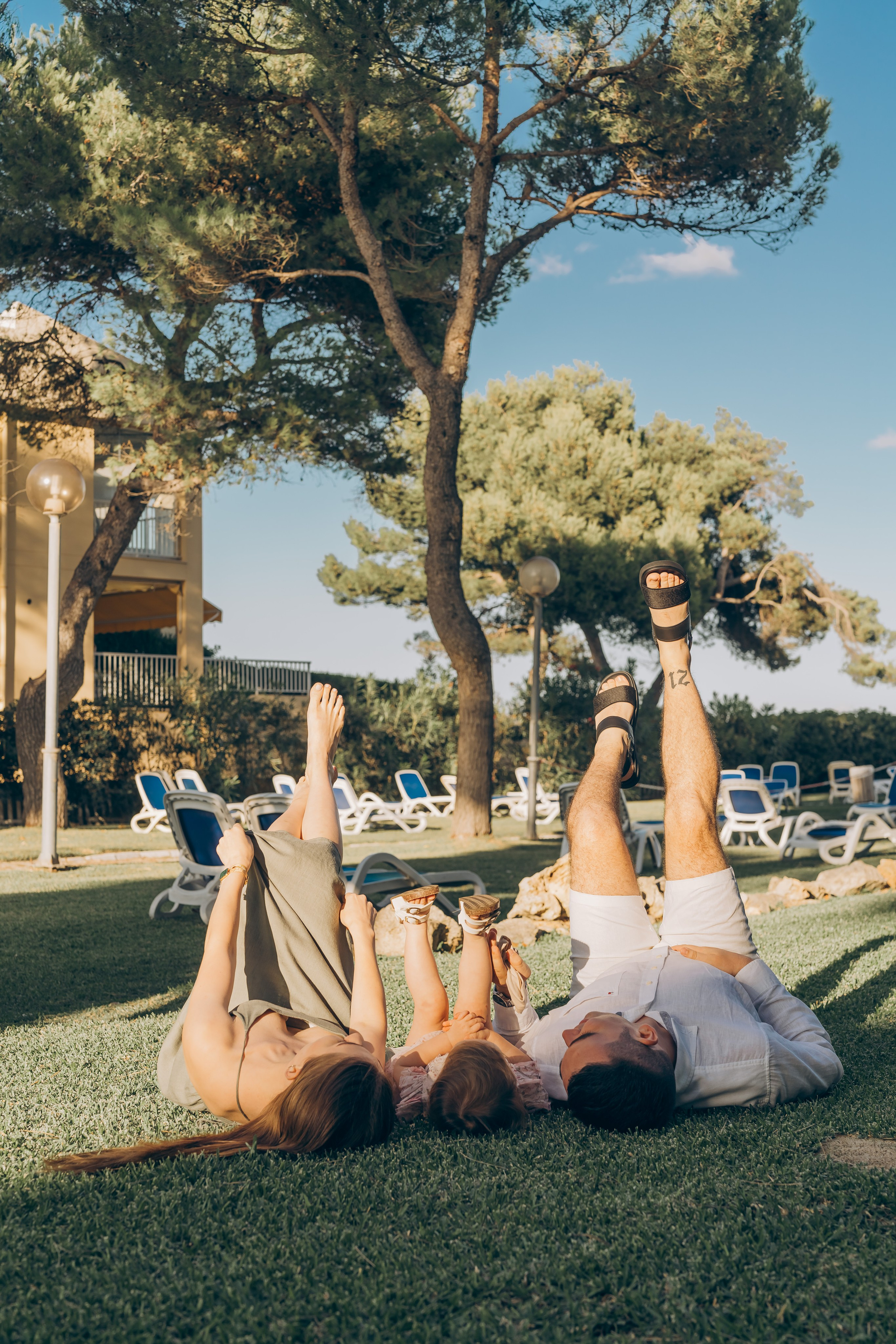 Sophisticated Tanya with her daughter and husband. Фотограф у Пальма де Майорка