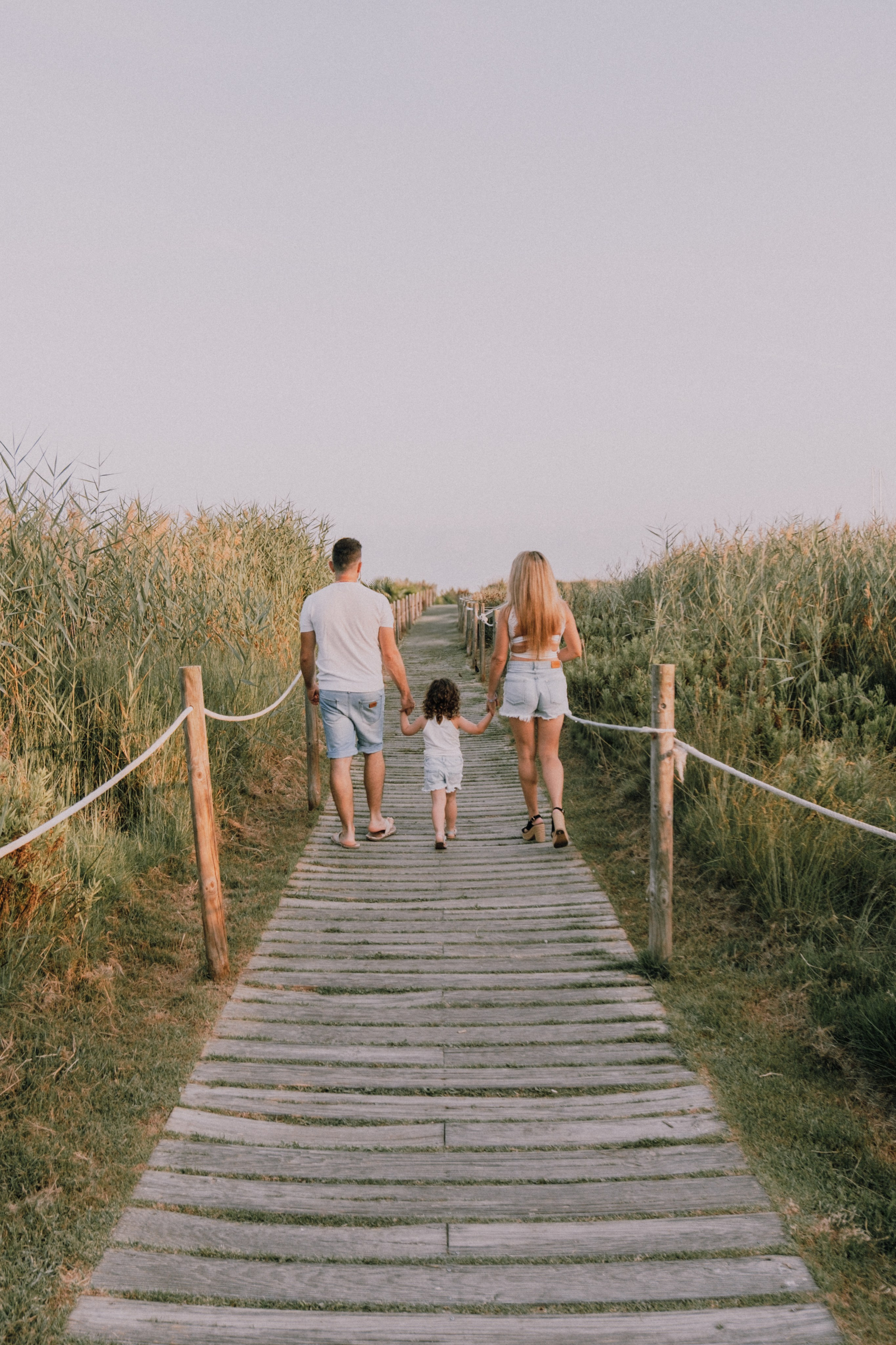 Sesión familiar en la playa. Fotografía profesional en Calafell - Elena Medvedeva