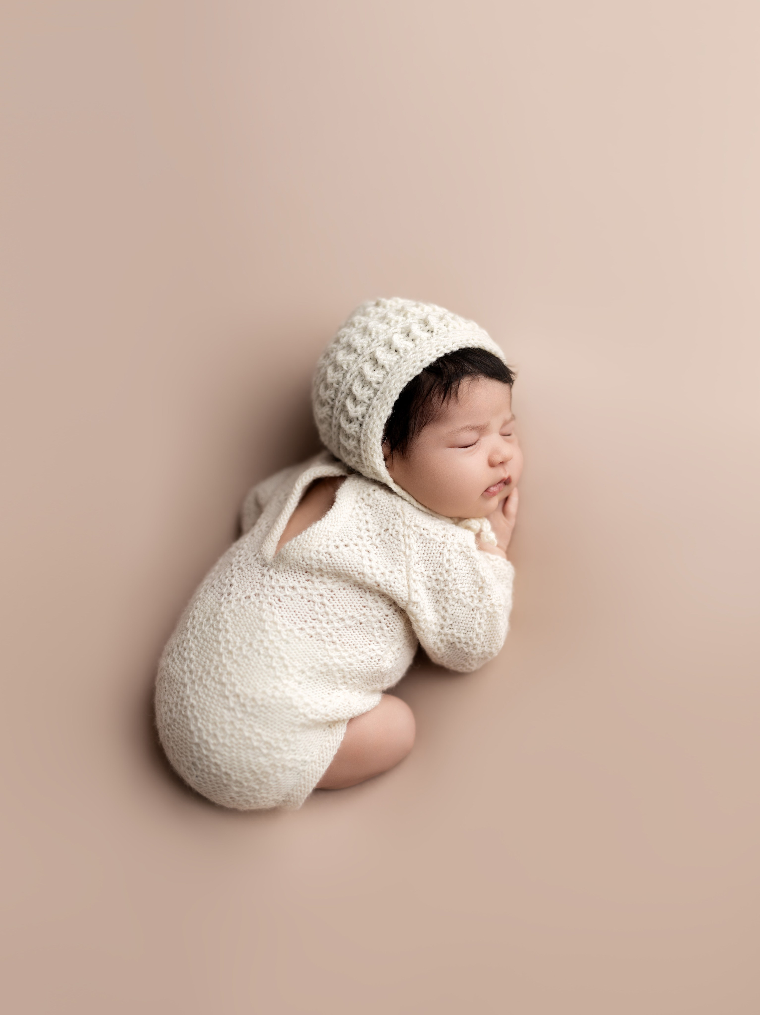 Newborn Classic. Newborn, kids, family photographer based near Zurich, Switzerland