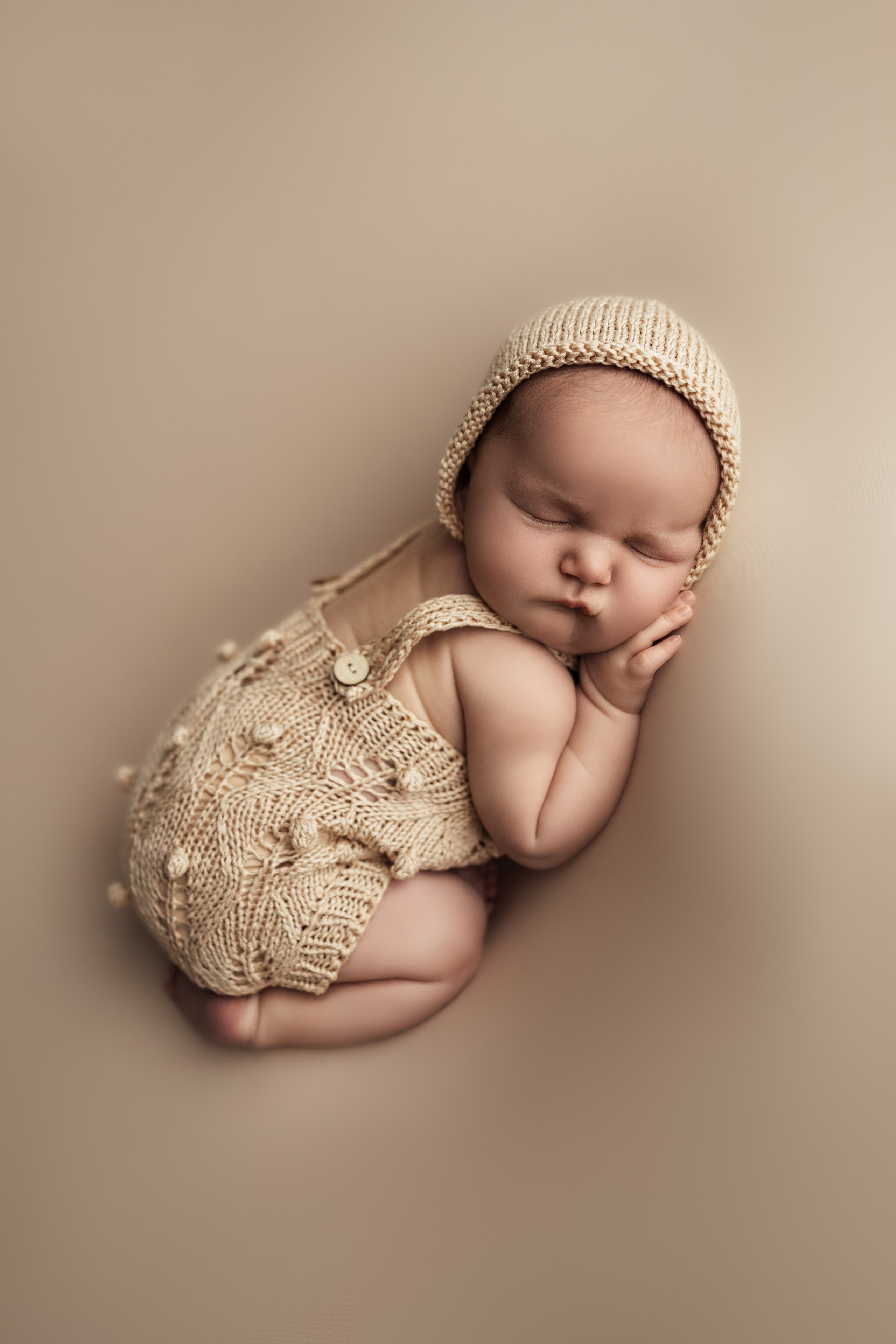 Newborn Classic. Newborn, kids, family photographer based near Zurich, Switzerland