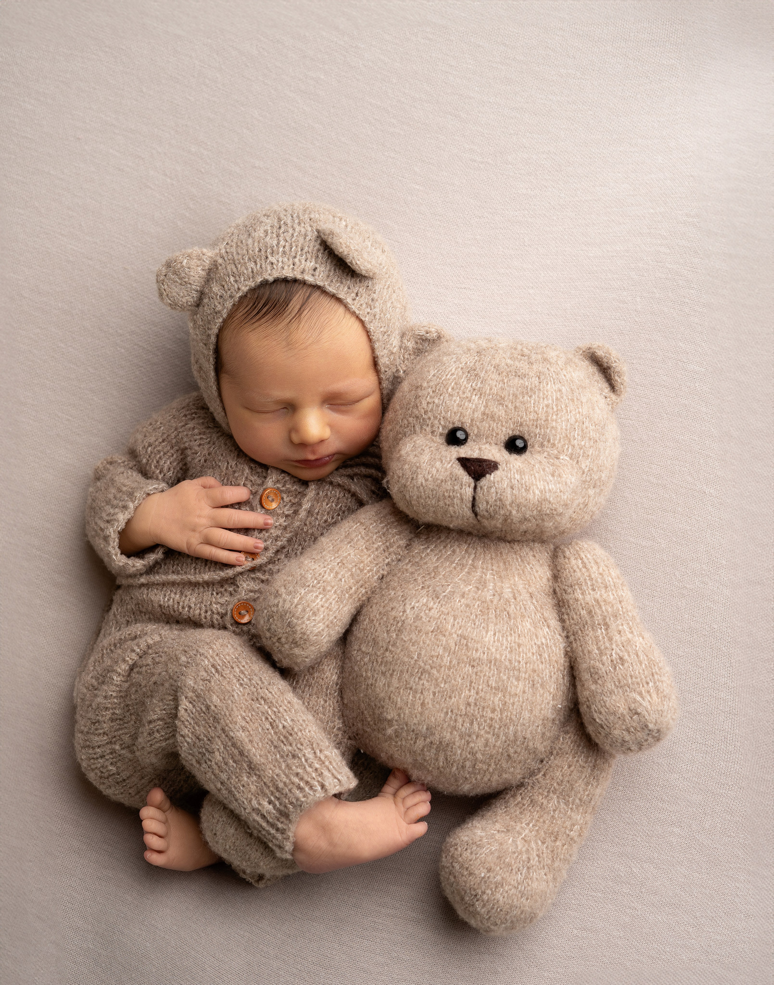 NEWBORN PORTFOLIO. Newborn Photographer and life casting in Dubai Dariya Saeed