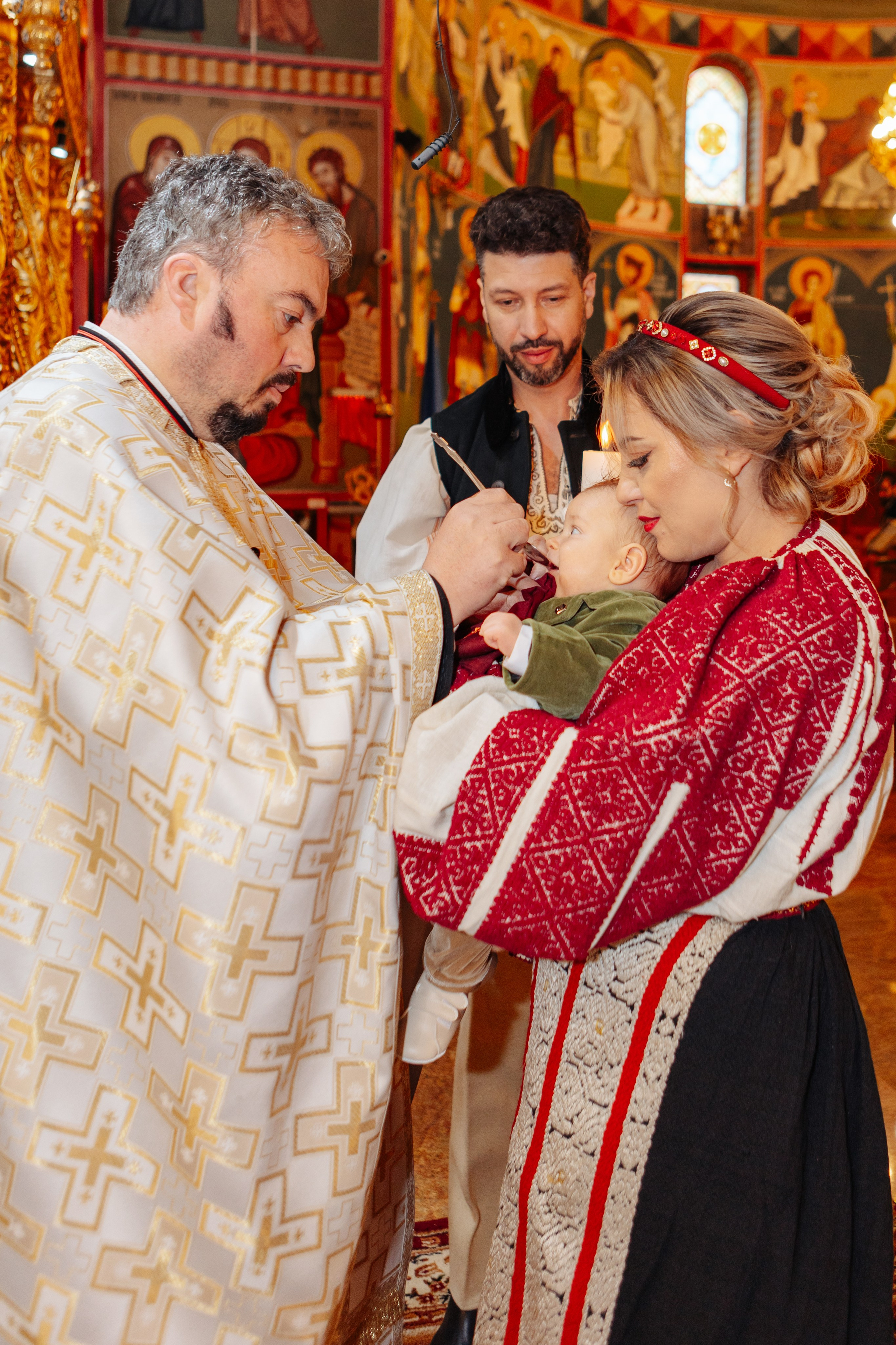 Botezul micuțului Matteo. Cristina Andronache fotograf Brașov fotograf de familie fotograf de nunta Brașov