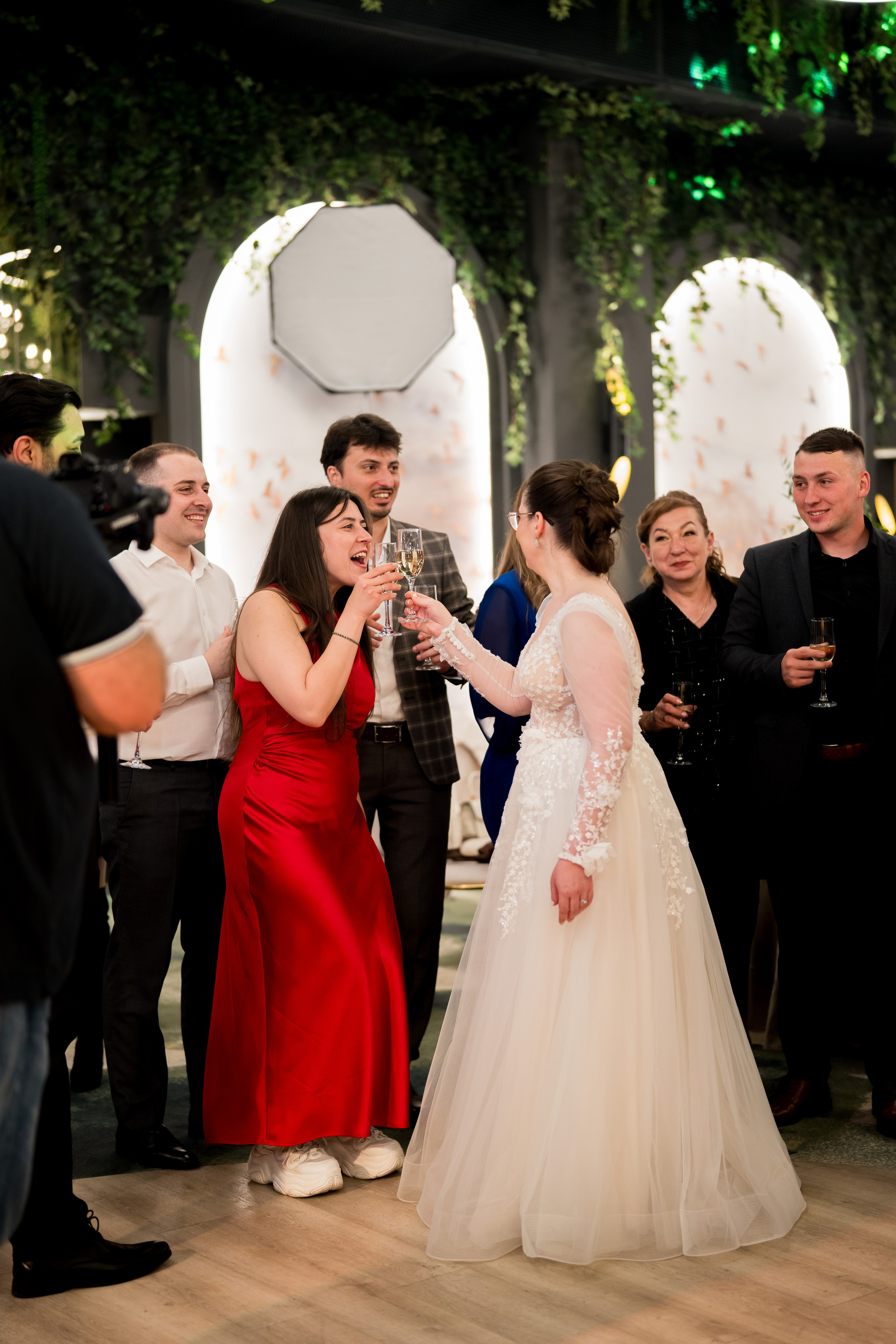 PARTY. Gabriel Florea — Fotograf nuntă București