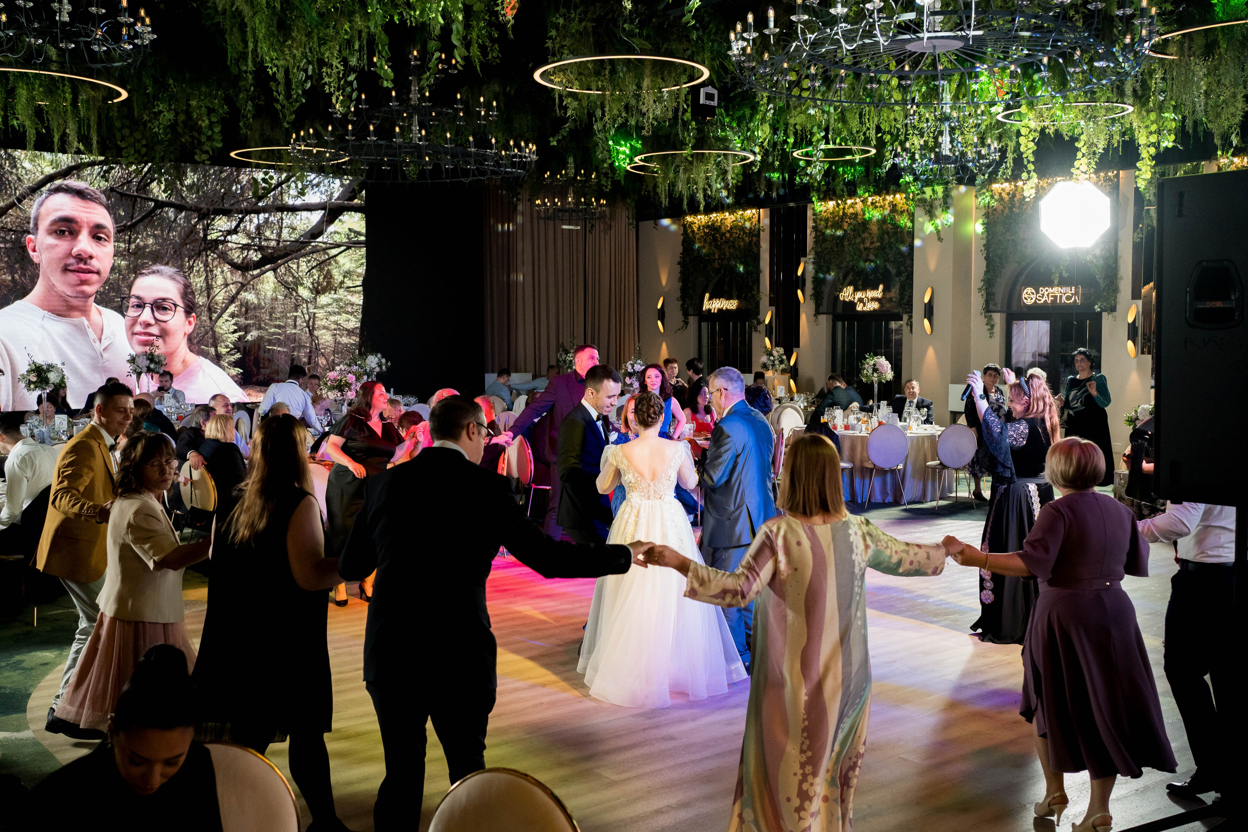 PARTY. Gabriel Florea — Fotograf nuntă București