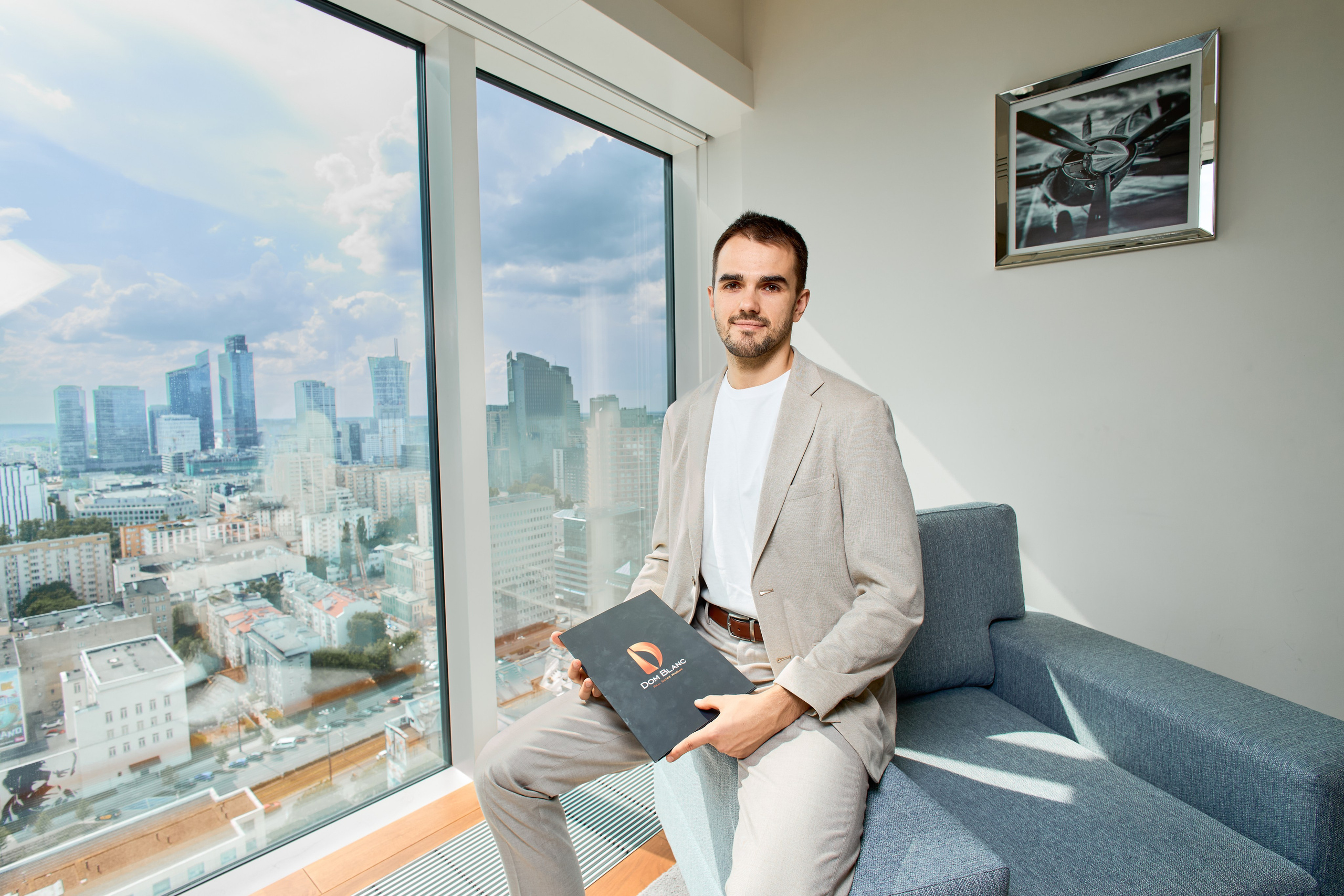 Reklamowa sesja zdjęciowa dla agencji nieruchomości Zlota 44 – Fotografia reklamowa w Warszawie. Portrait & Fashion Photographer | Сannes, Paris, Monaco, Dubai, Kyiv — - Alisa Postnykova