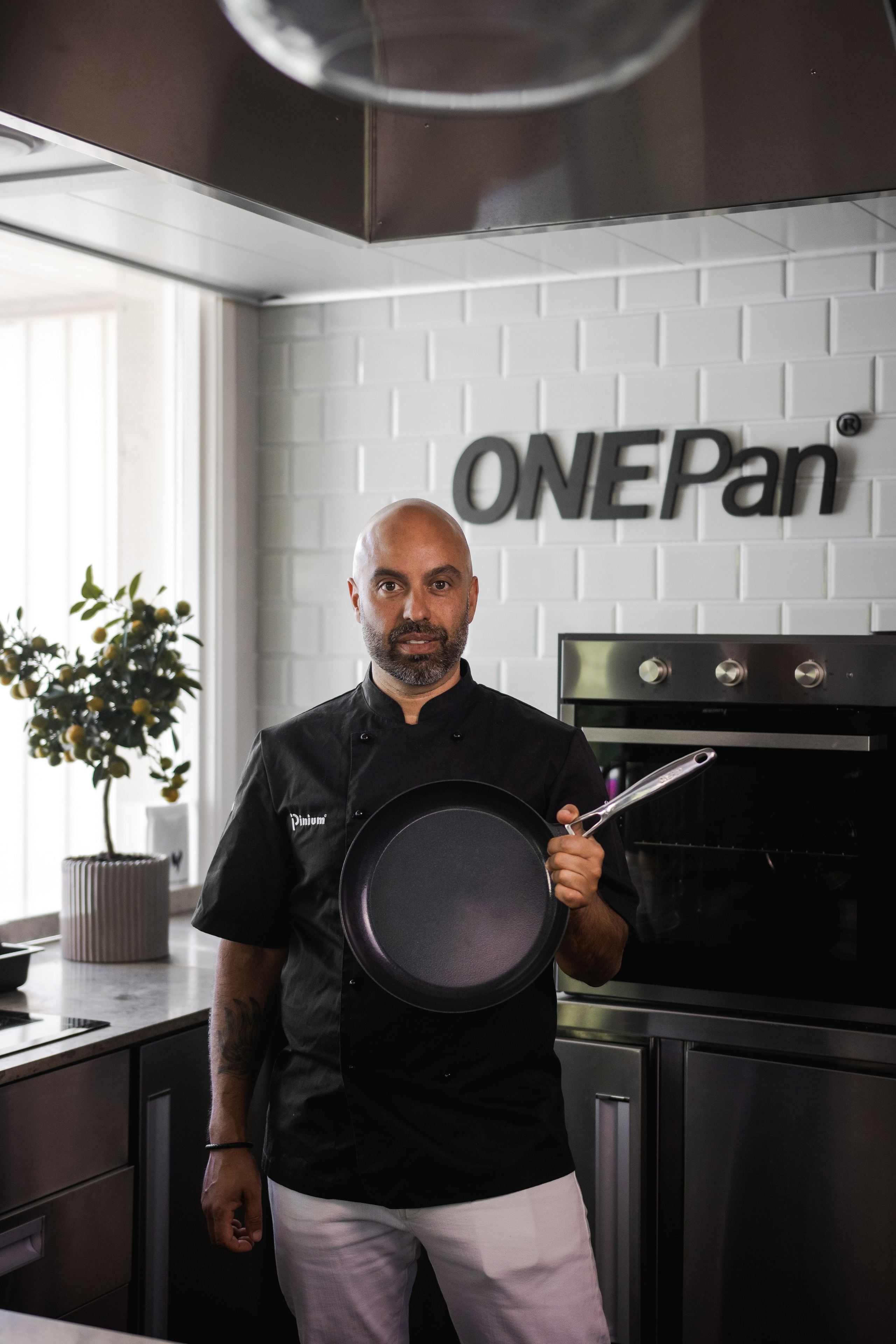 OnePan. Photographer in Gothenburg Aleksandra Stroganova