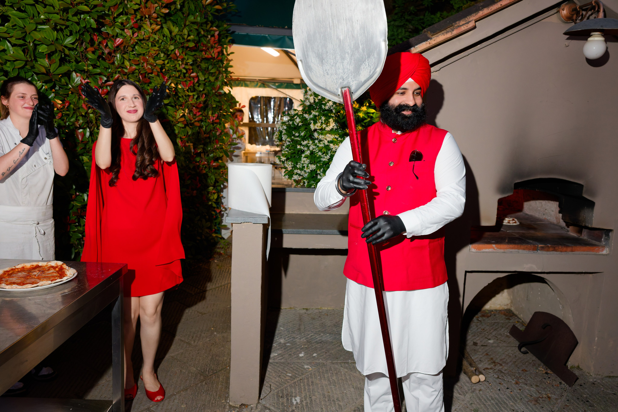 Pizza Party at Tenuta Massini, Florence, Italy. Destination Wedding Photographer — Nikita Burtsev