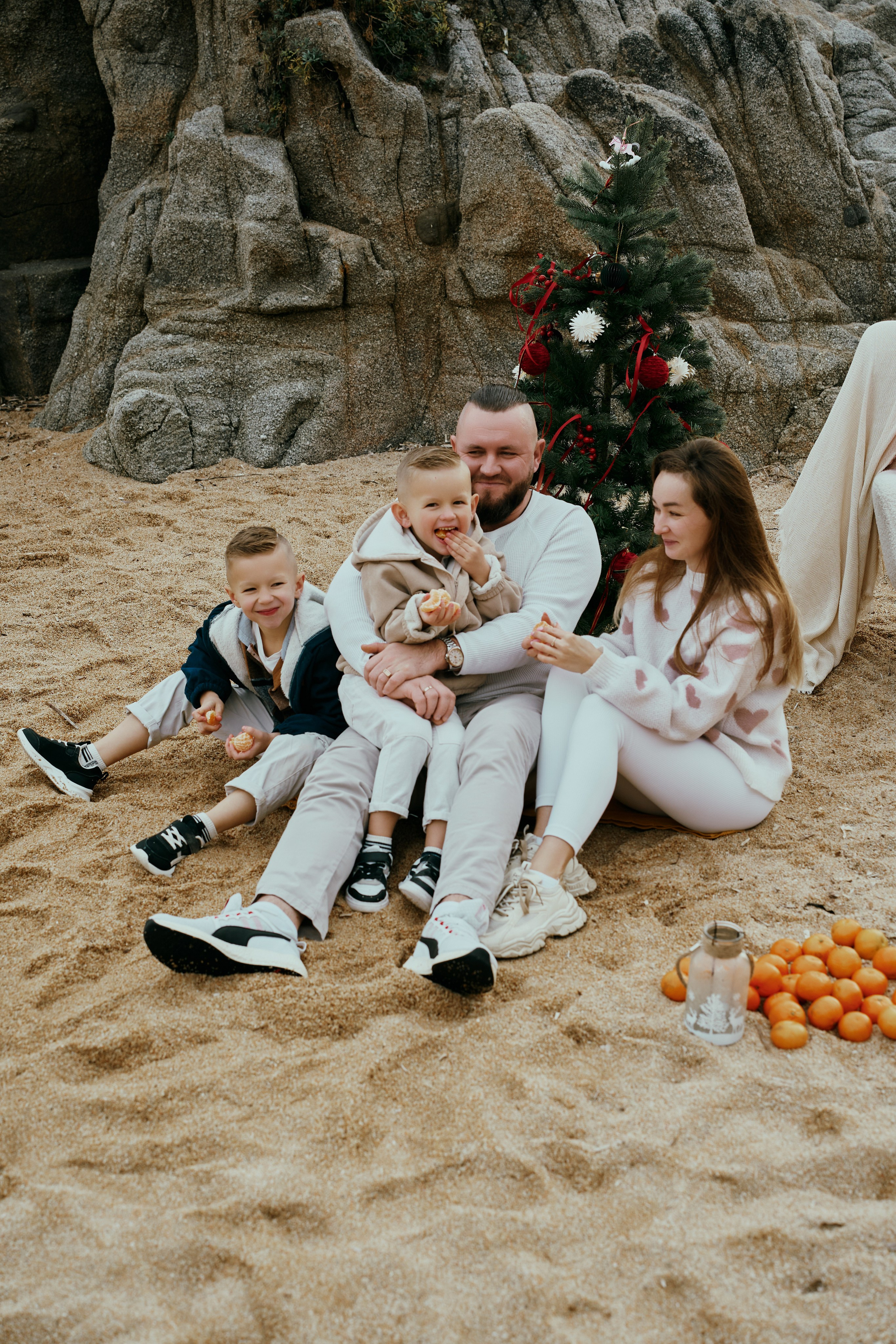 Рождество на пляже. Большая семья. Фотограф в Барселоне Жанна Захарченко