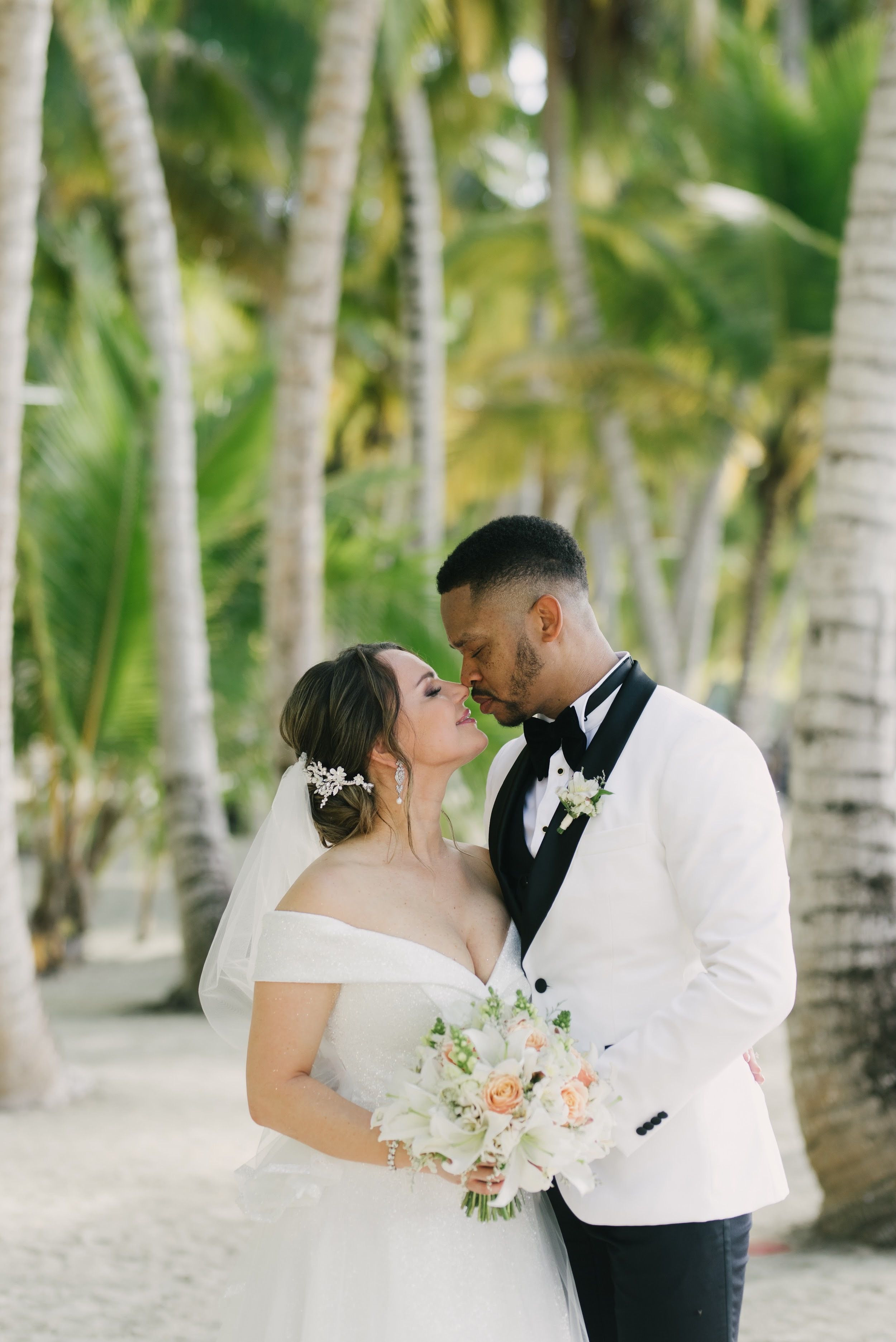 Professional wedding services and luxury expirience photography by EVGENIAPHOTO in Tampa, FL 