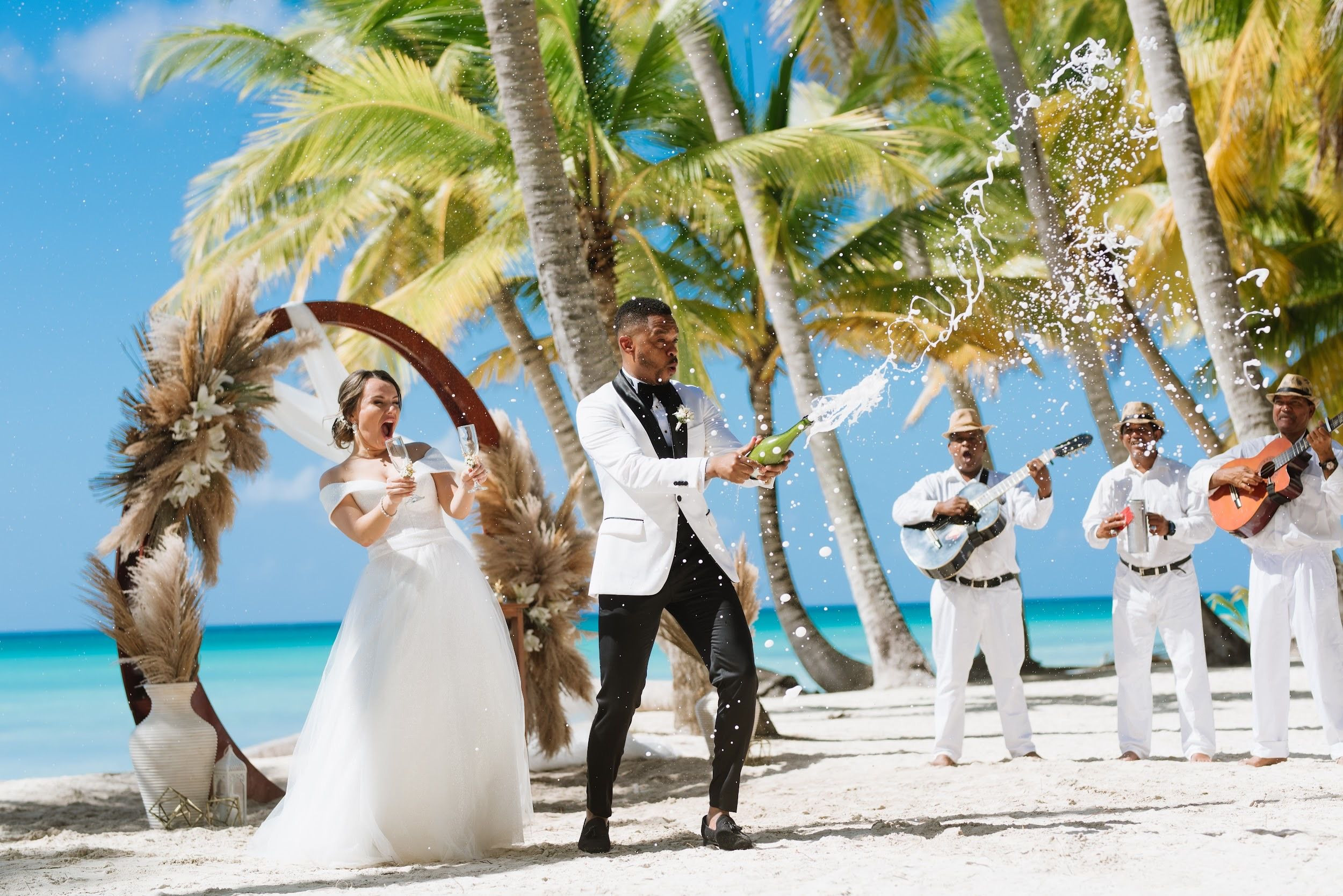 Elopment Professional wedding services and luxury expirience photography by EVGENIAPHOTO in Tampa, FL 