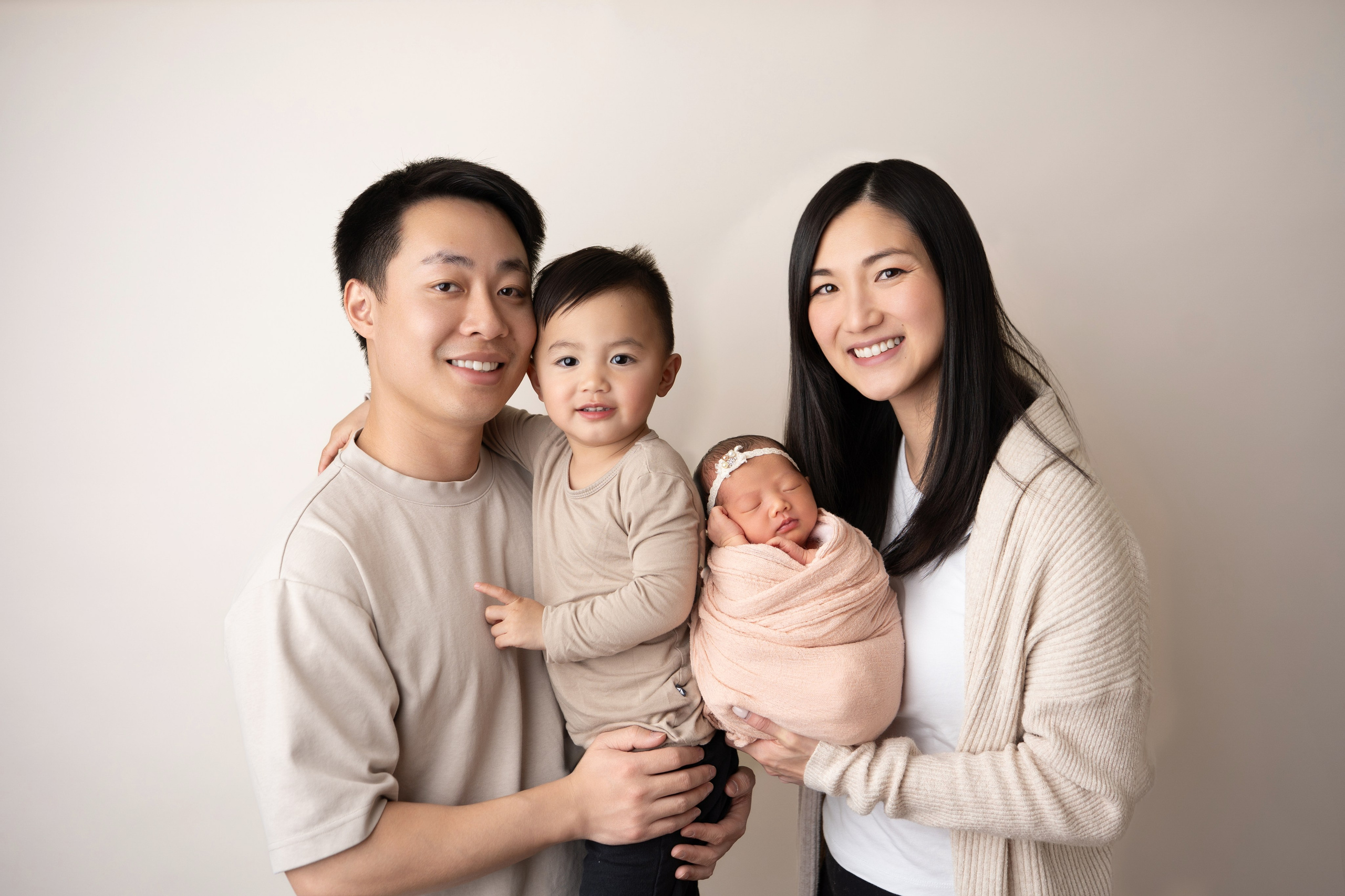 Newborn+Family. Maternity, family and newborn photography in San Francisco Bay Area