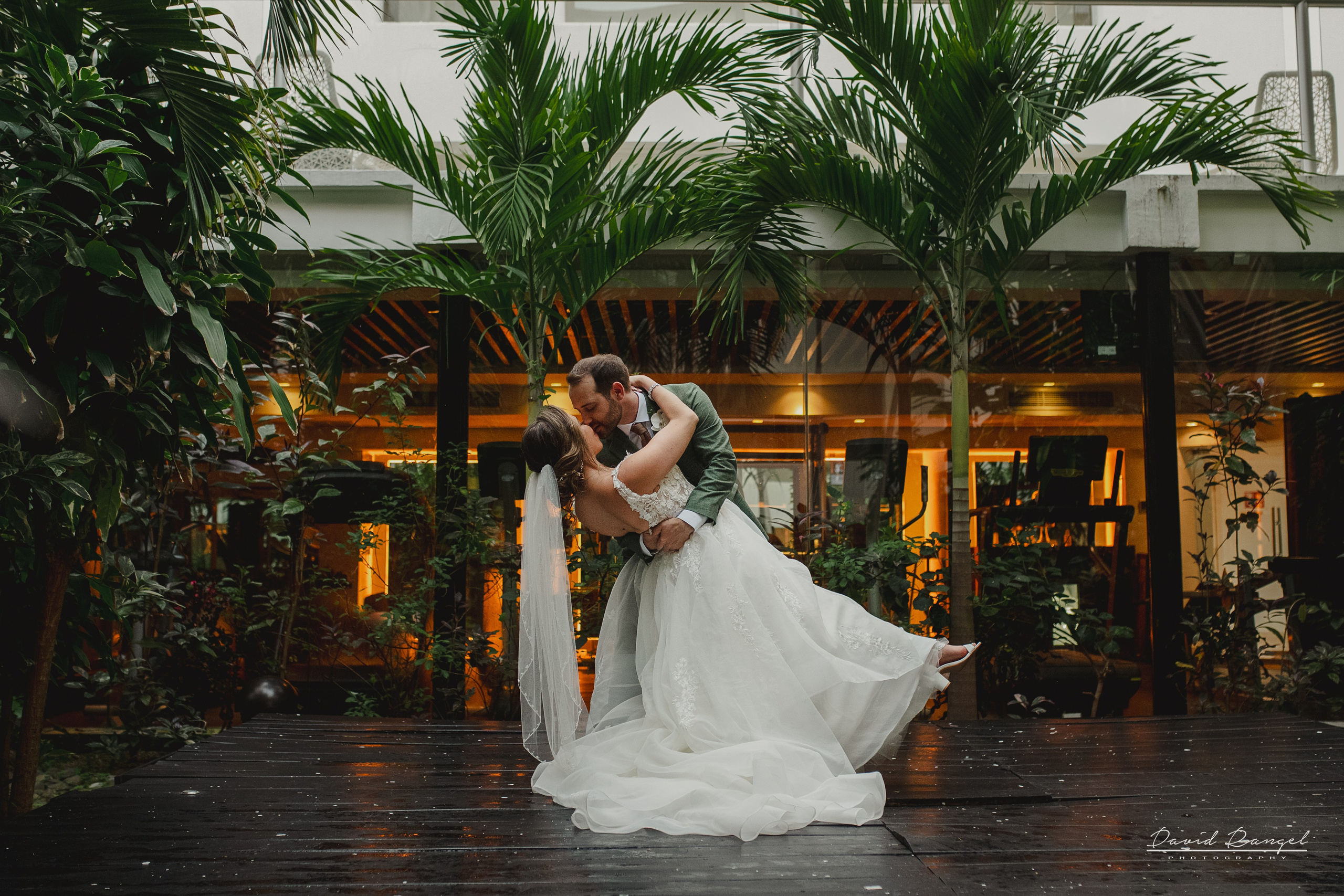 Jacqueline and Sean´s Wedding at Playacar Palace Hotel. Destination wedding photographer based in Cancun and Riviera Maya with service worldwide
