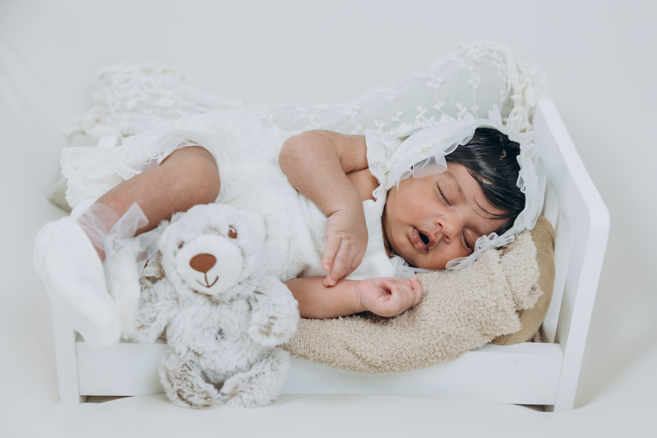 Newborn and family. Family and children’s lifestyle photographer Elena Tumanova