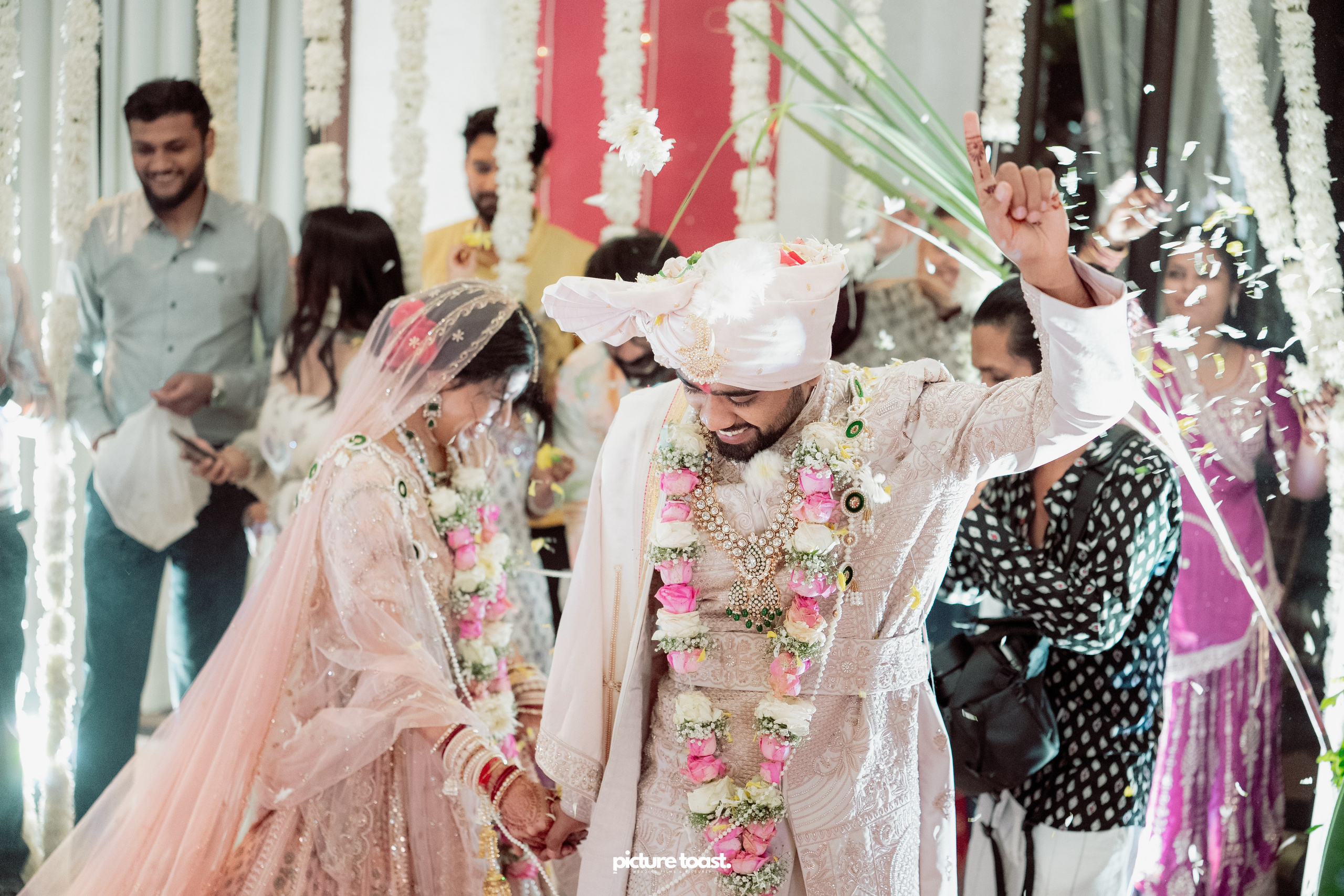 Gujarathi Wedding! Ft. Sahil & Thanima. Fine art Wedding Photographers in India & Canada