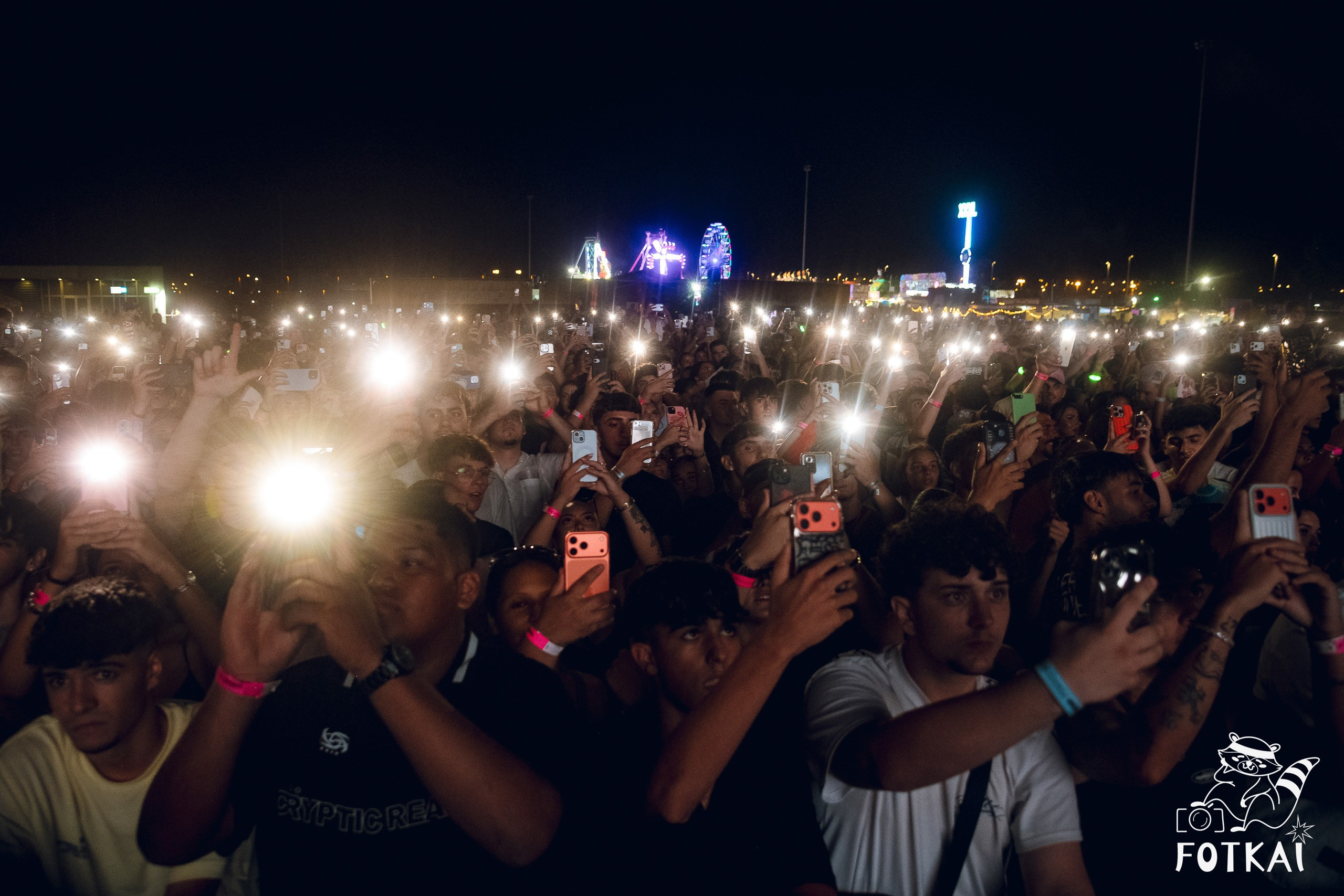 JC Reyes at Brilla Torrevieja Festival — Live Concert Photos in Torrevieja, Spain, 2026 | FOTKAI