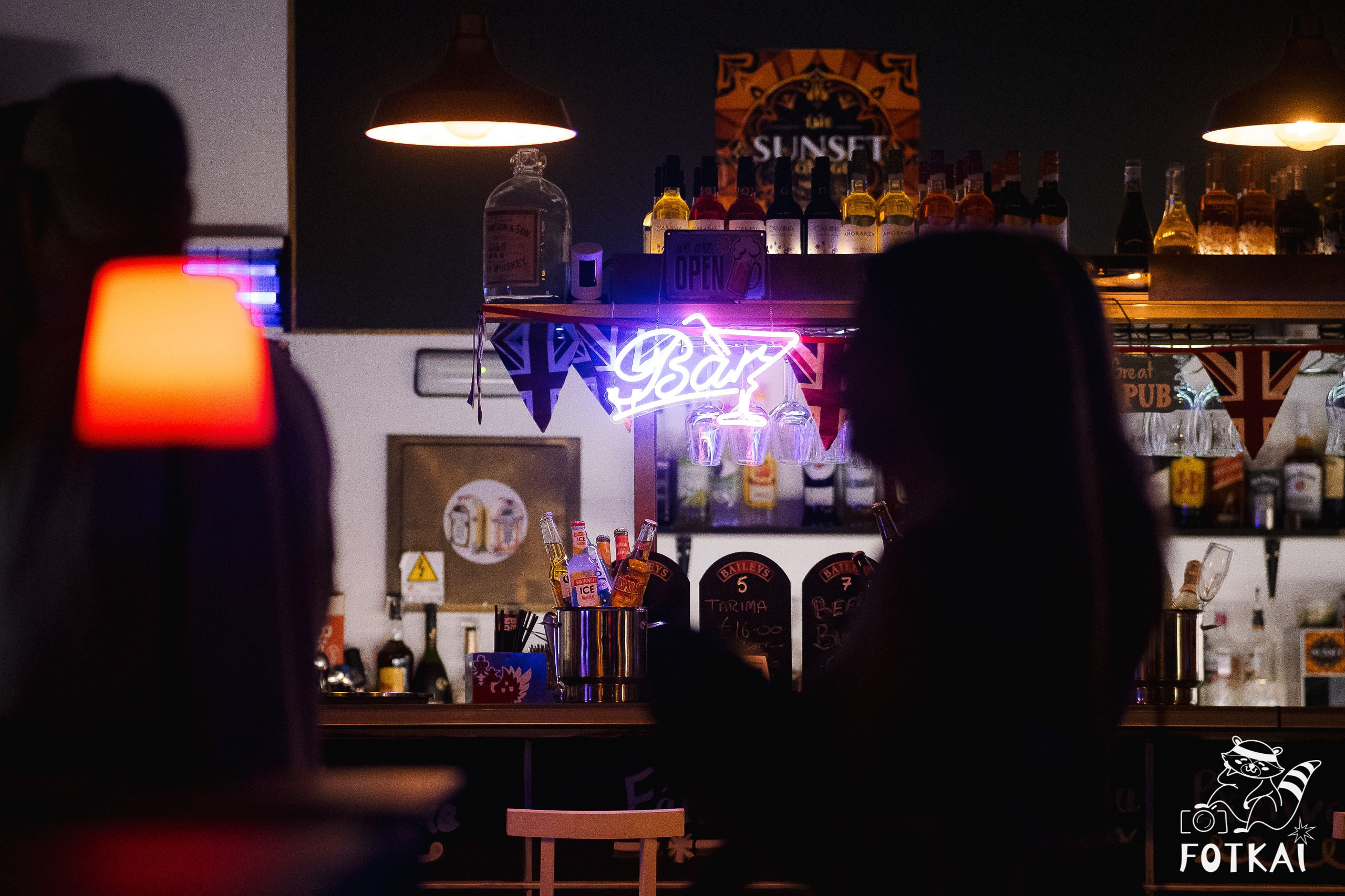 The Sunset Lounge Bar: Reportaje fotográfico 08.08.25 | FOTKAI