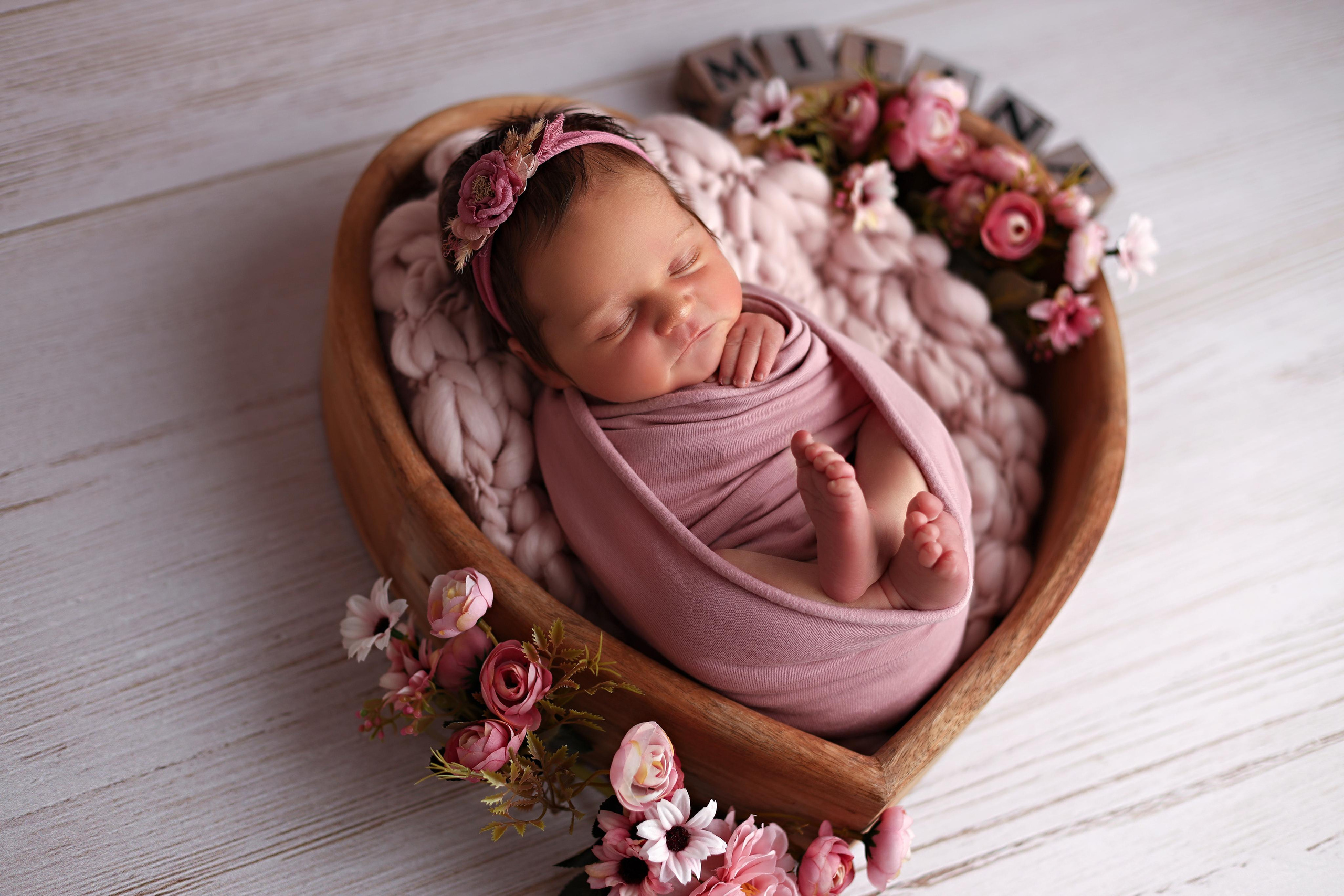 Neugeborene. Neugeborenen & Babyfotografie Liuba Schelhorn in Stuttgart