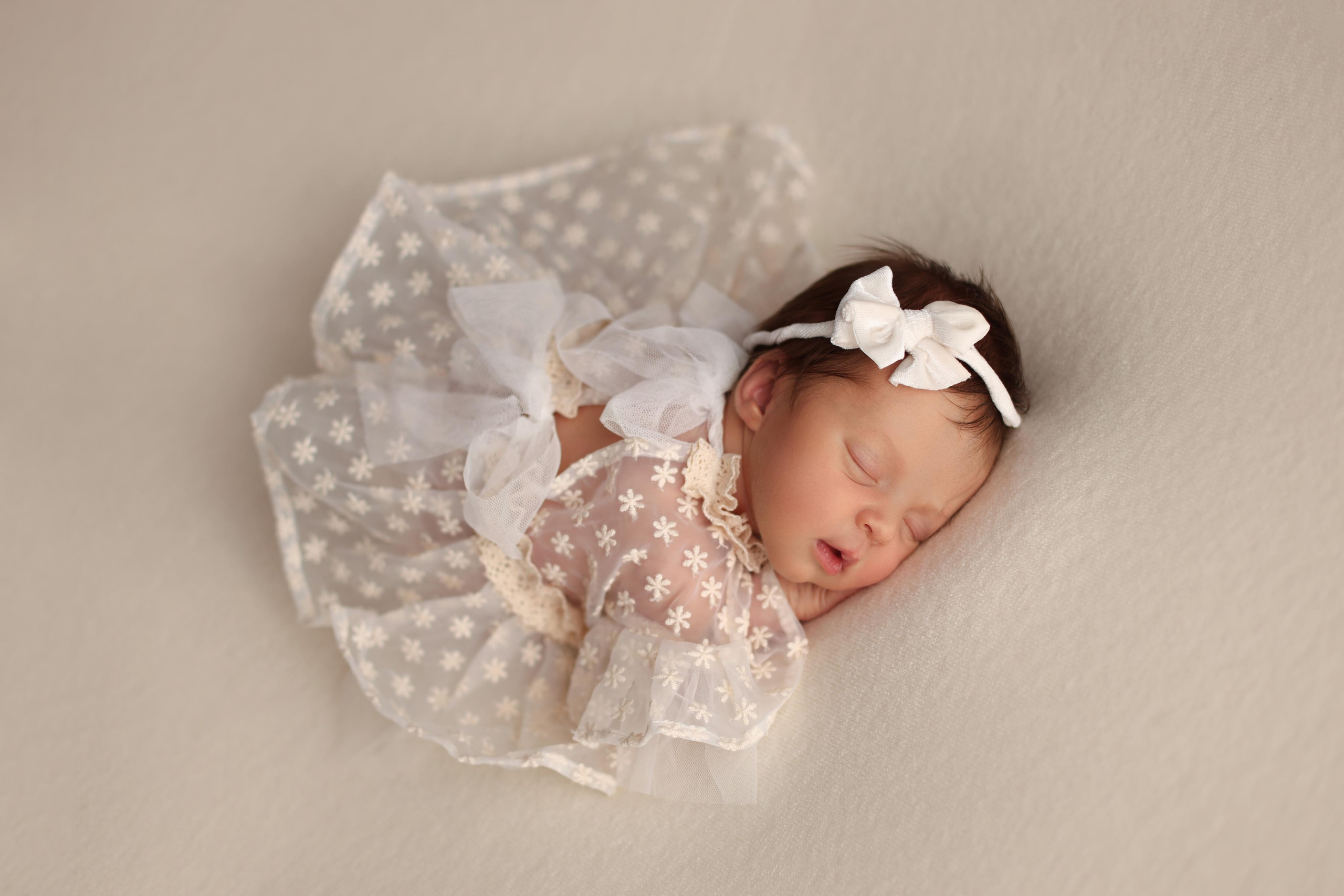 Neugeborene. Neugeborenen & Babyfotografie Liuba Schelhorn in Stuttgart