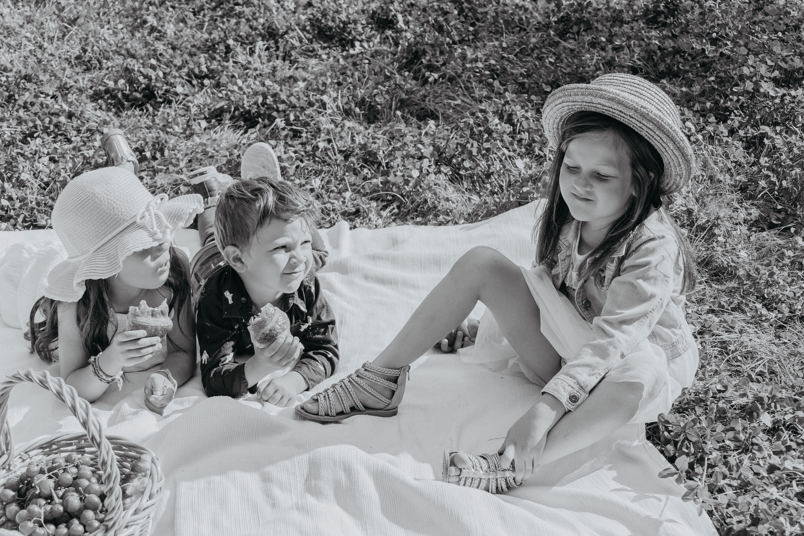 PHOTOGRAPHER JENNY IN CALGARY. I am a portrait and family photographer Jenny in Montreal and Calgary