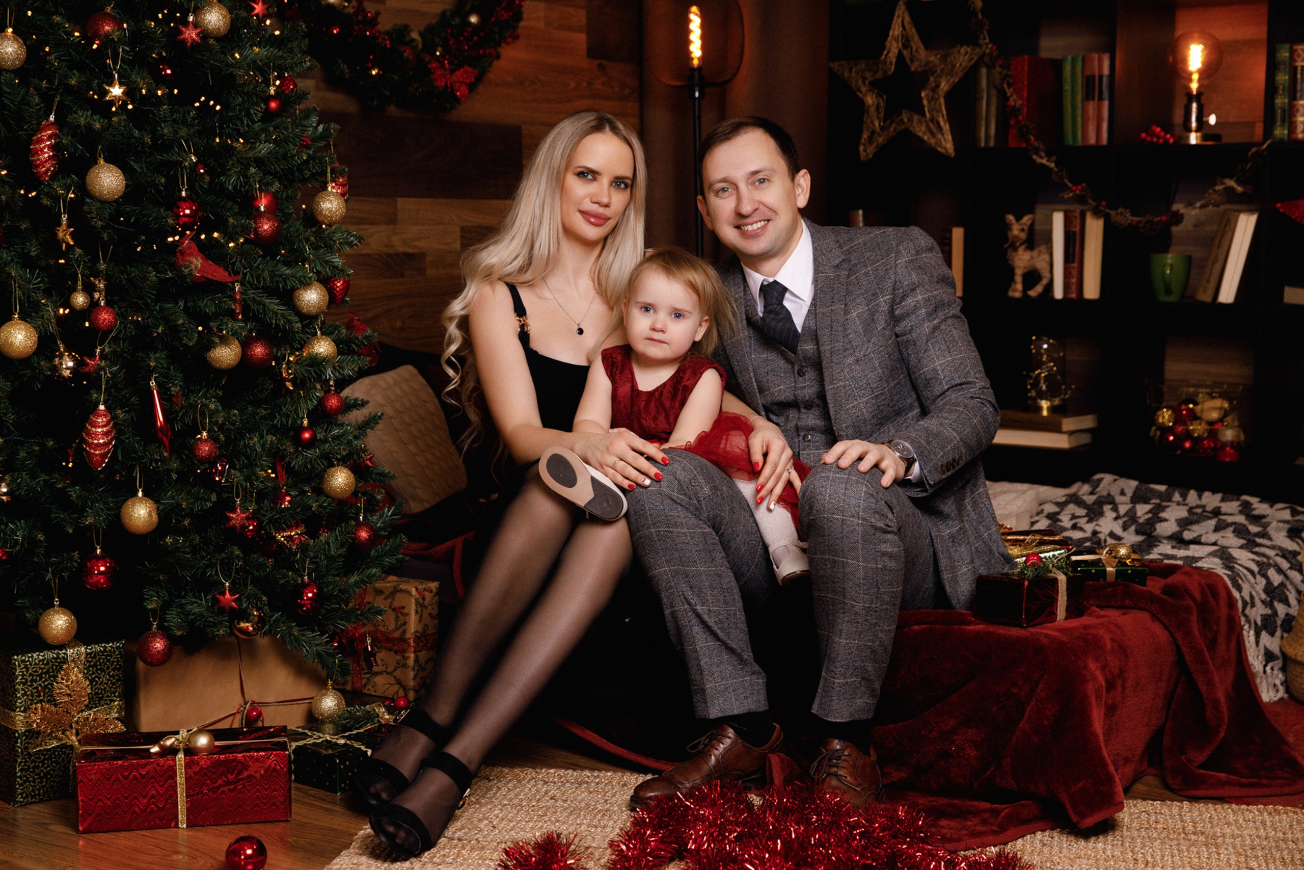 Christmas and New Year photo sessions in Riga, Latvia in studio. Evgeny Timofeyev | Wedding & Content photographer and videographer