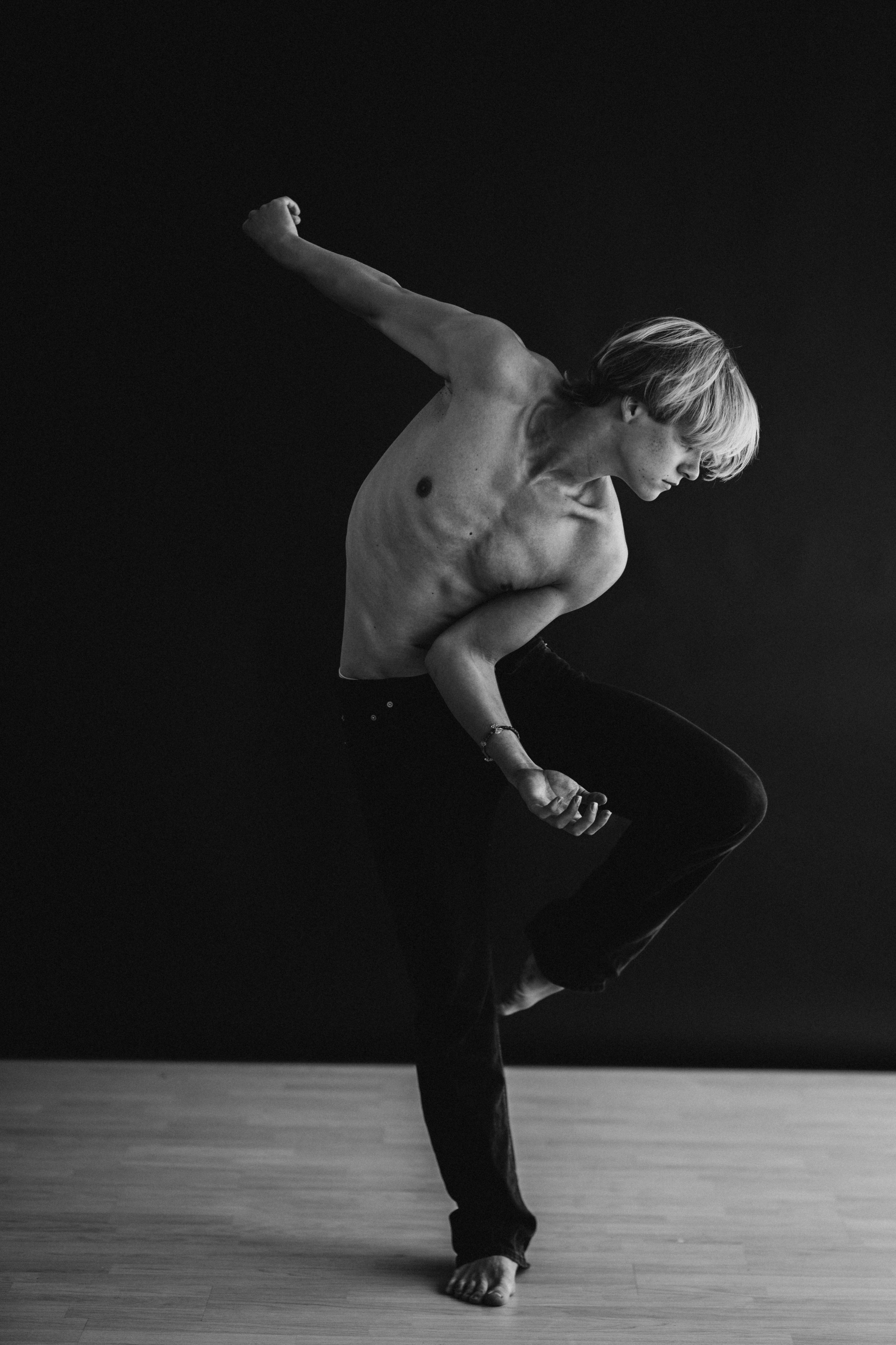 DANCERS. Victoria Olonen – Cinematic Portrait Artist | Helsinki & Europe