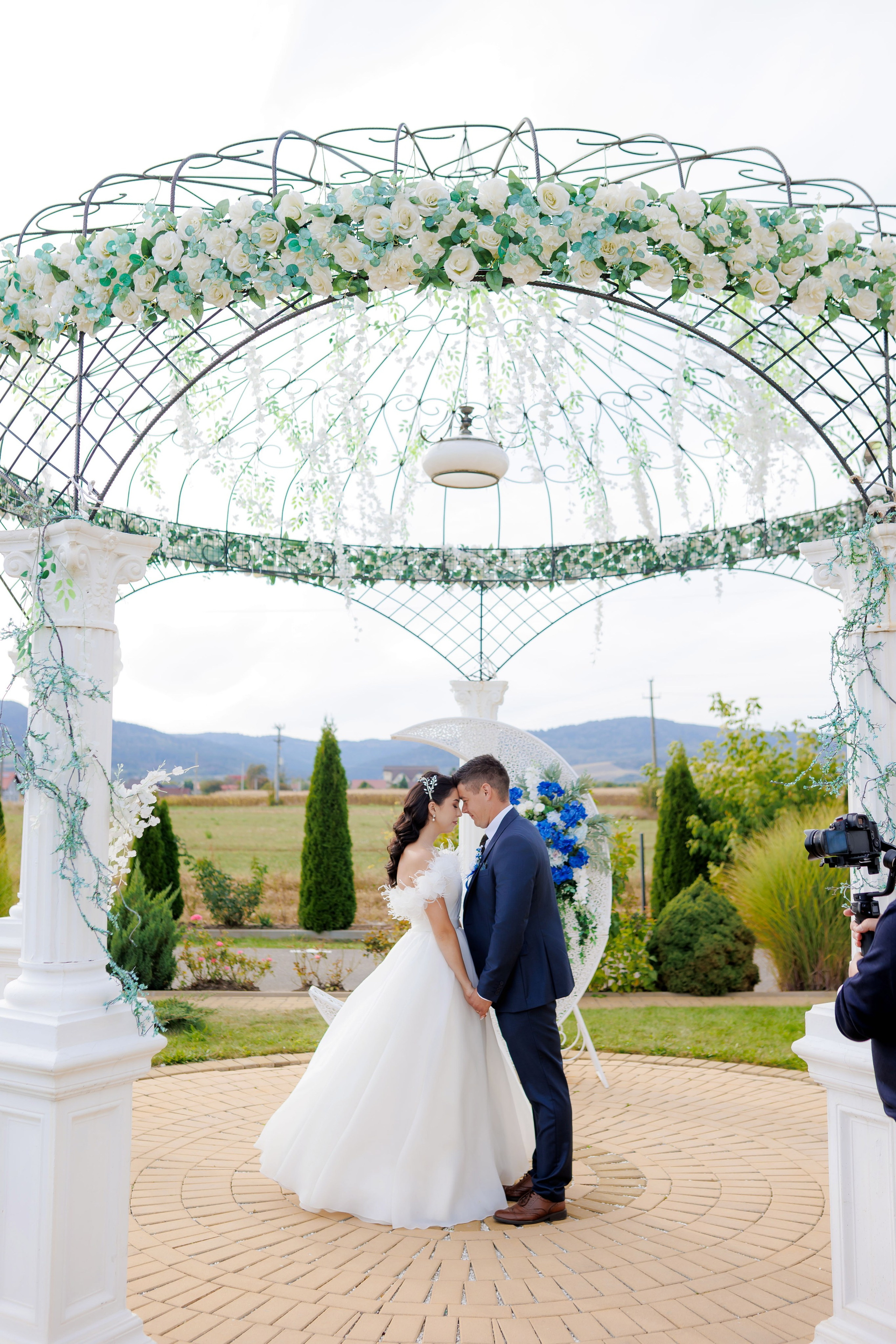 Loredana & Emilian – Ziua Nunții | Videografie - fotografie Botez Suceava, Iași, Botoșani. Servicii foto-video profesionale, pentru momente de neuitat