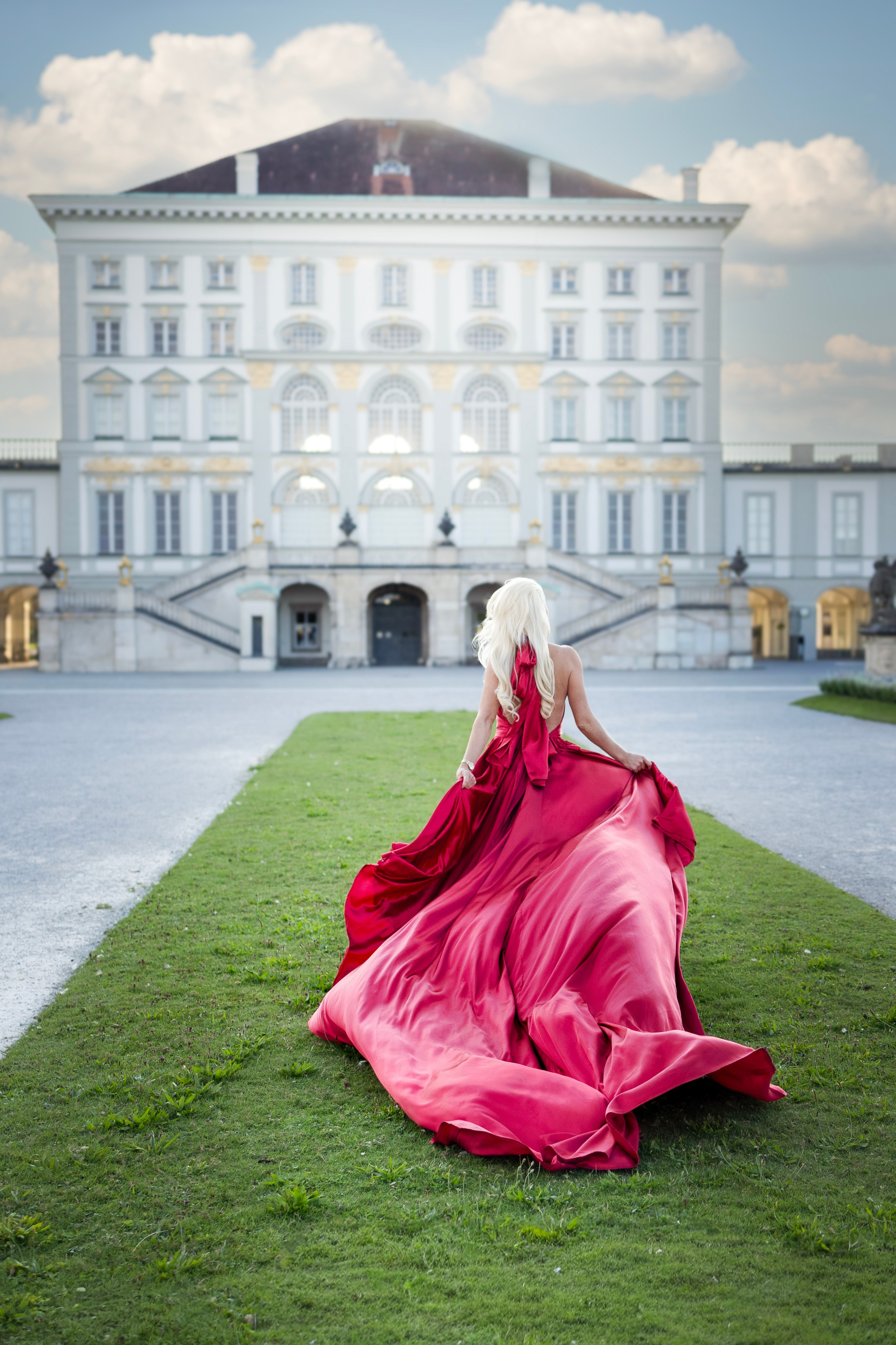 Long dresses shooting. Photographer in Munich