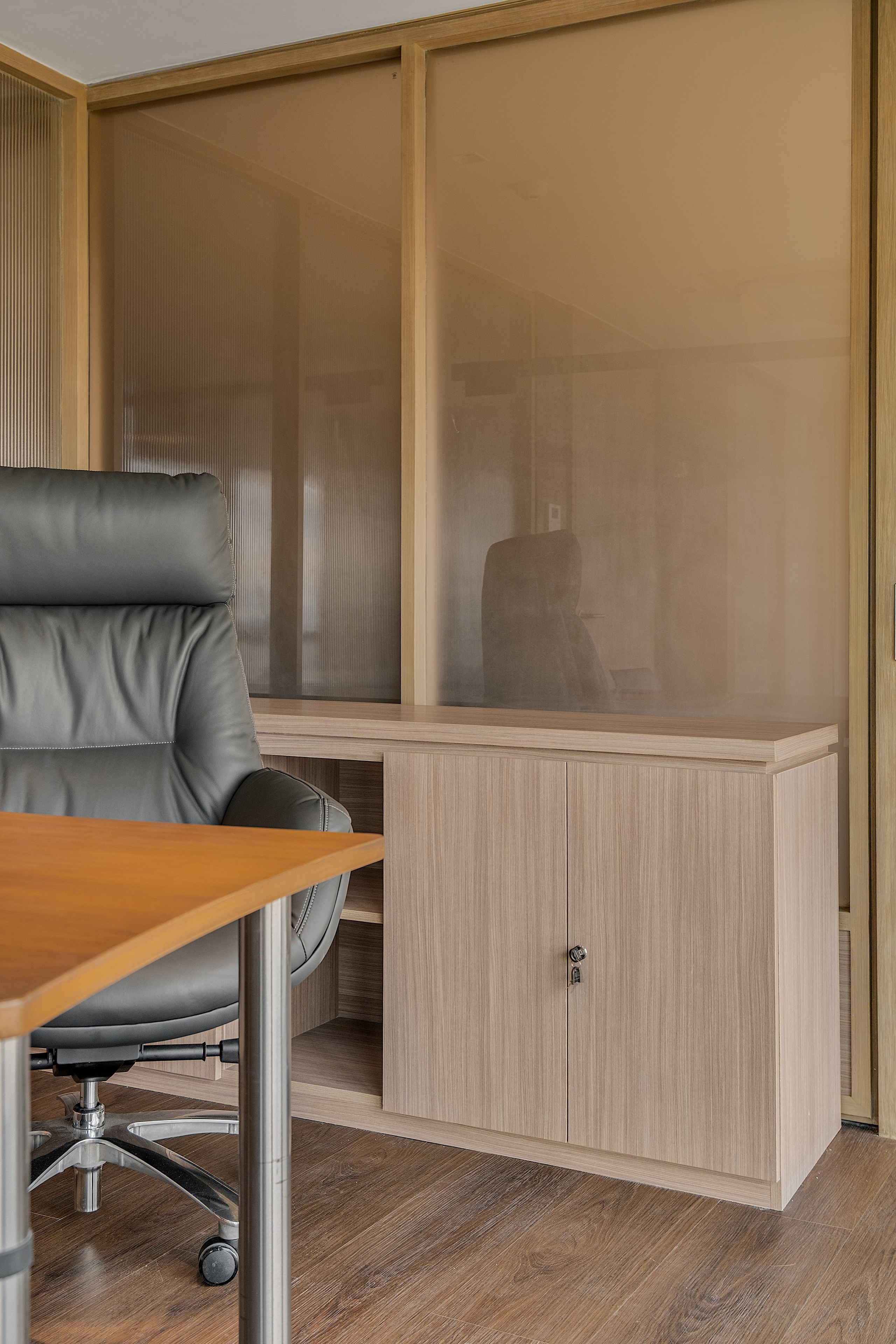 Office // Glaston Tower. Interior & Architectural Photographer Philippines | Argen Carlo Camaclang