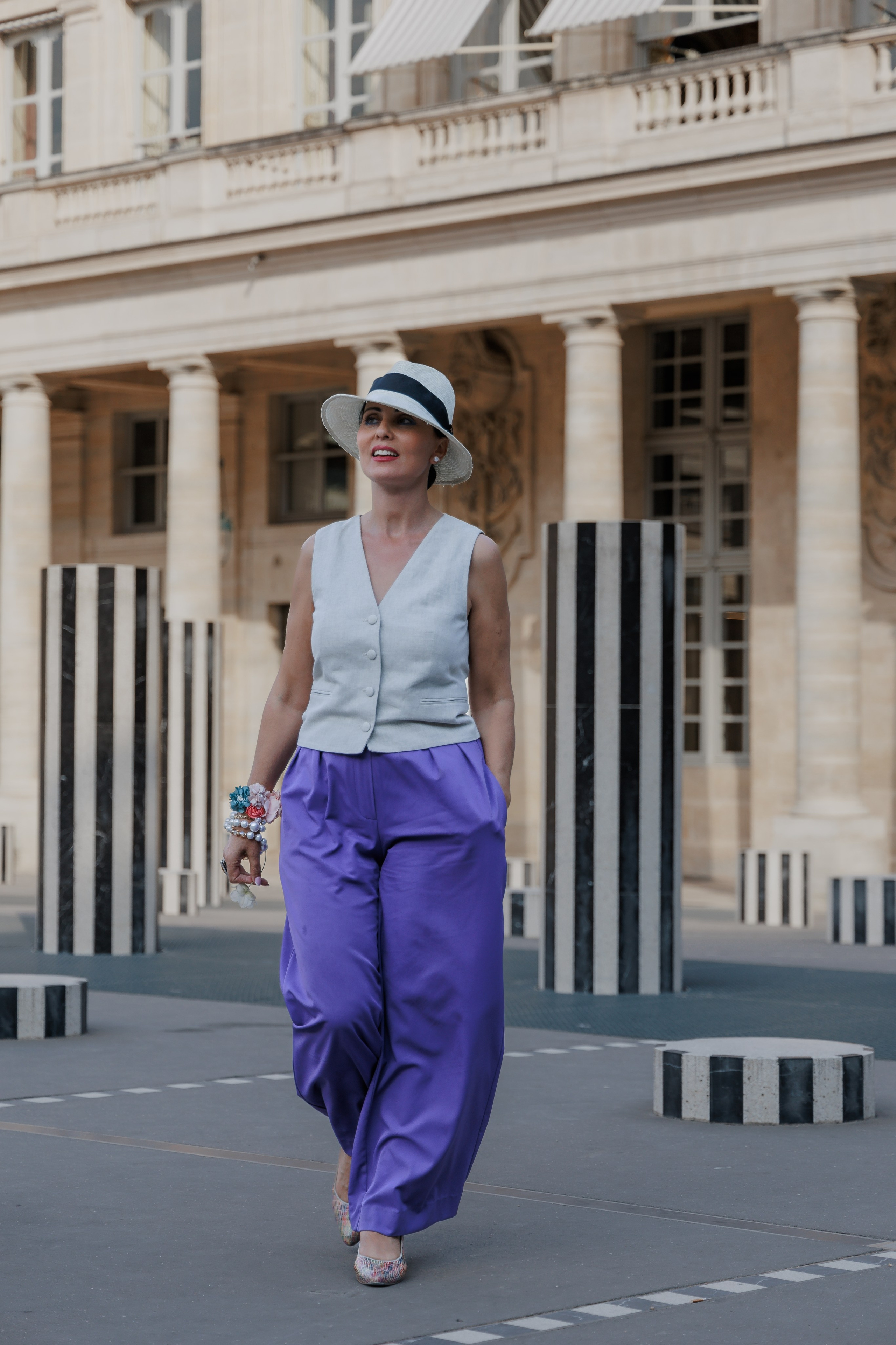Timeless Elegance: Solo Photoshoot at Palais Royal. Photographe à Paris