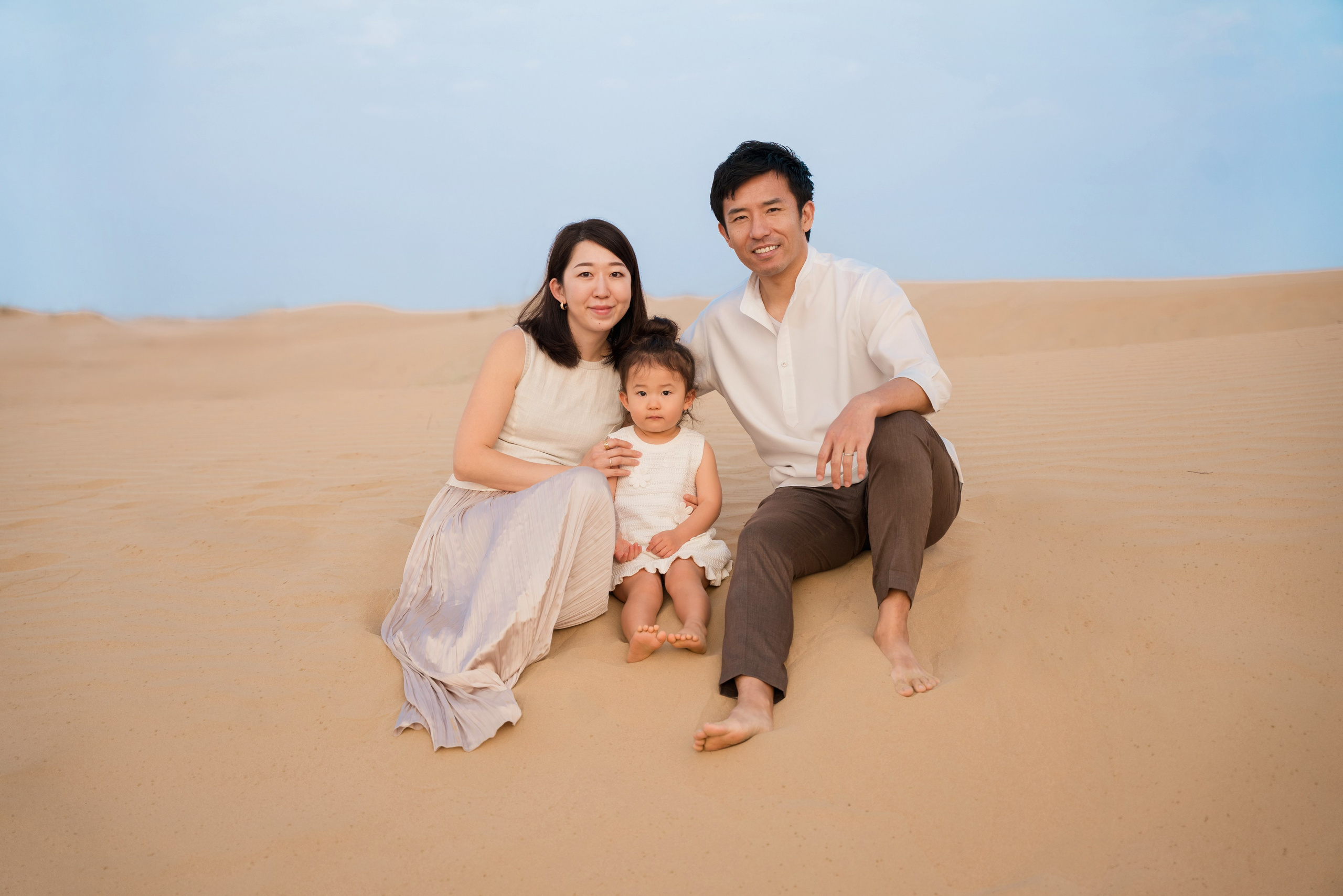 Sunrise in the dunes. Angela Iakovleva — Family Photographer in Dubai