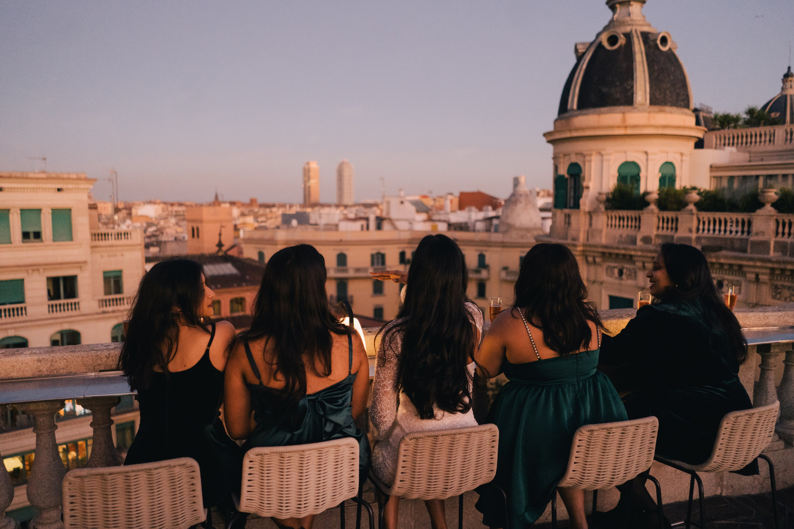 Girls in BCN. Photographer Kristina Dorina