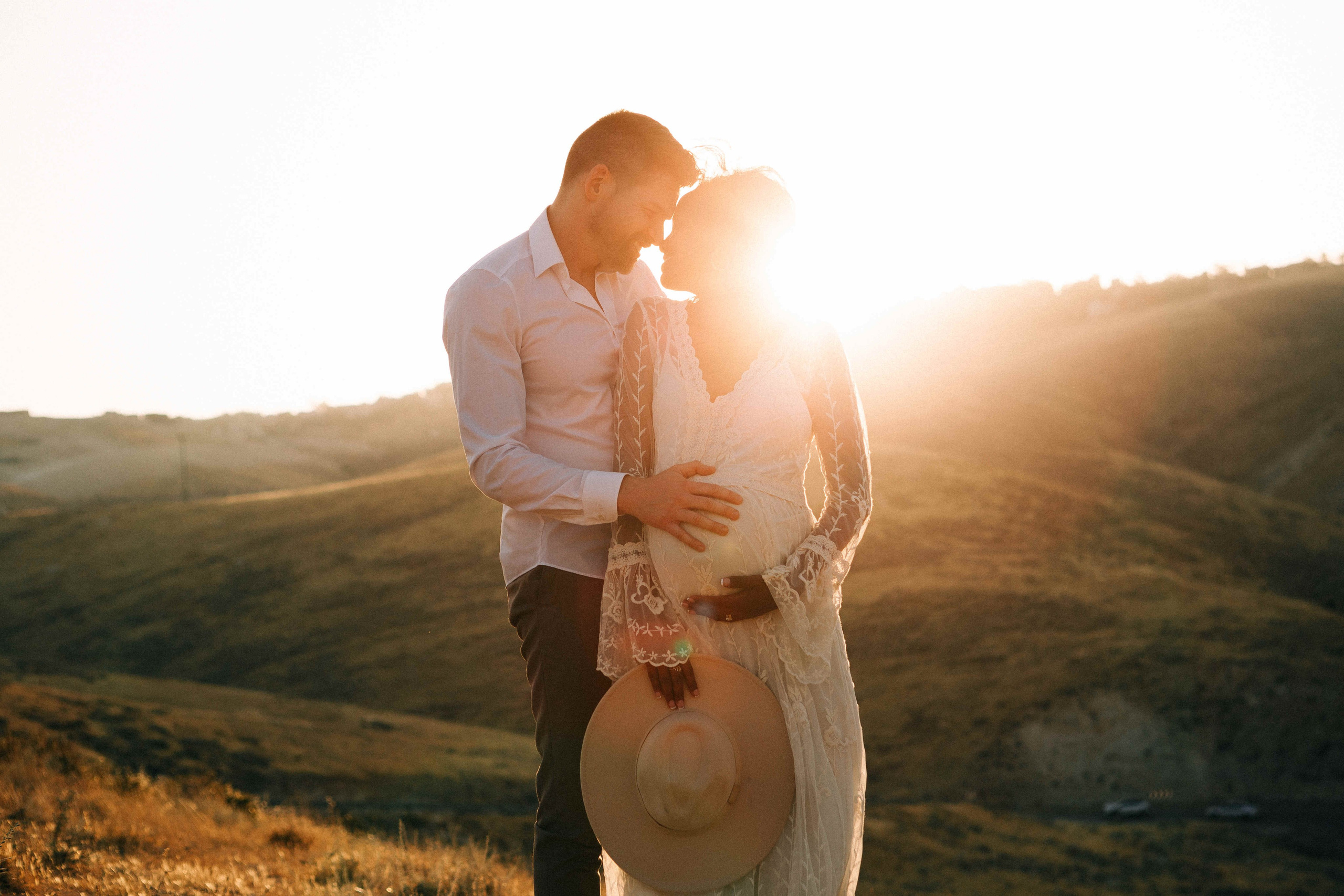 PHOTO SESSION IN THE DESERT NEAR MAALE ADUMIM. PHOTOGRAPHER IN ISRAEL