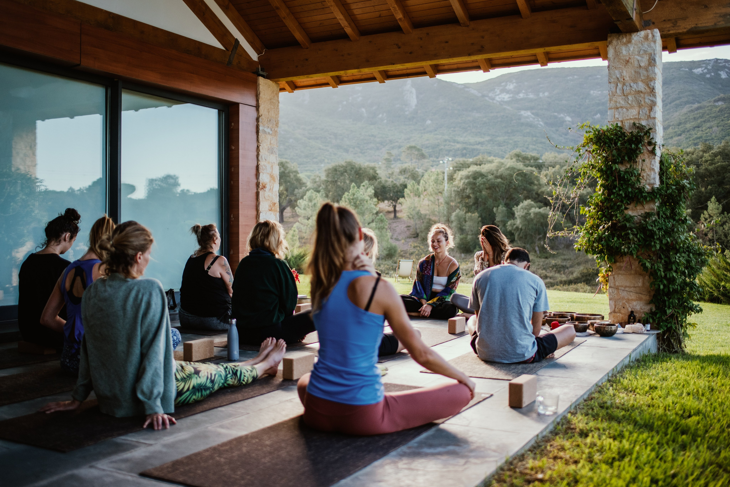 YOGA RETREAT PORTUGAL. Lifestyle, wedding and family photographer