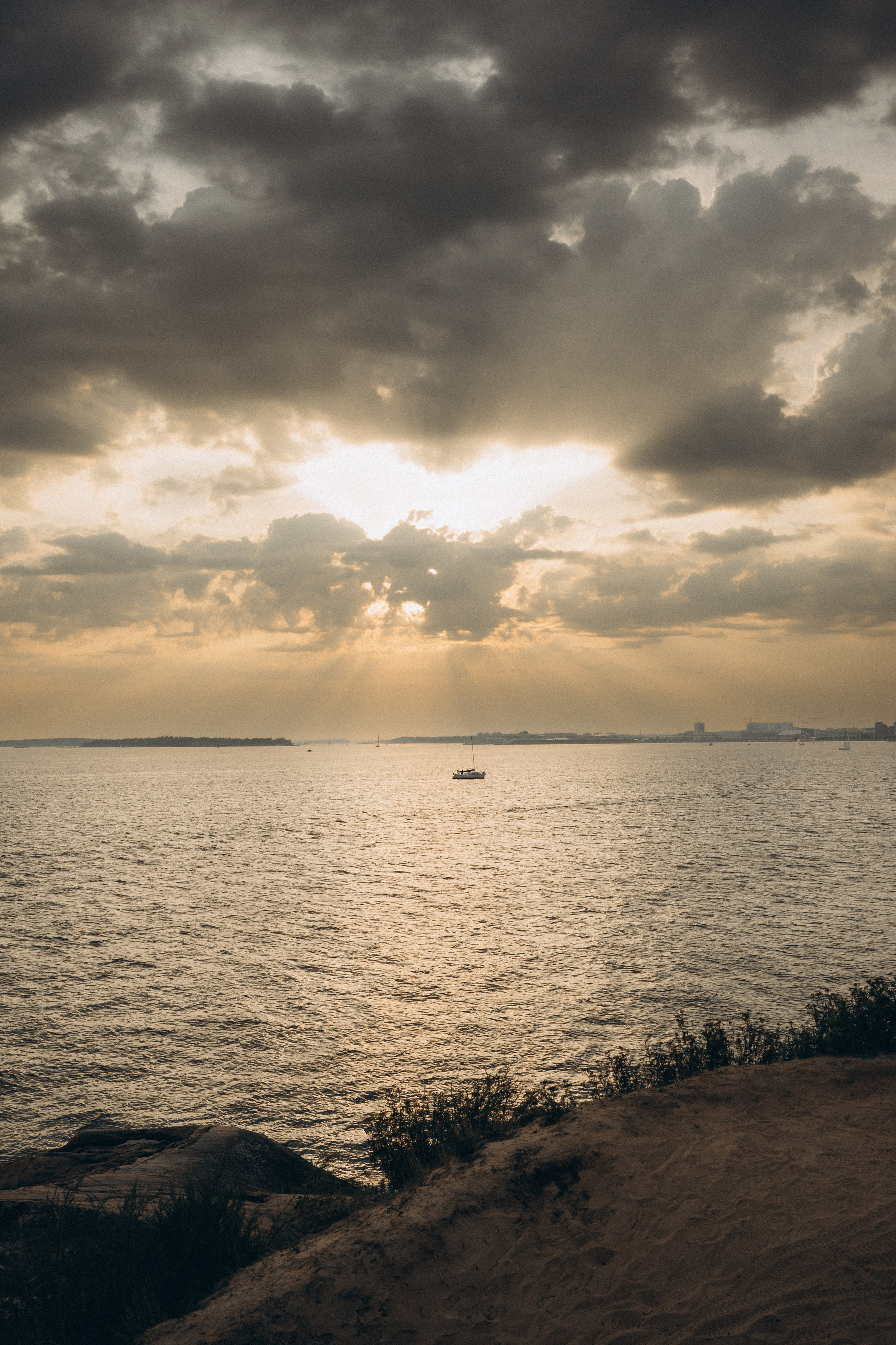 Summer. Wedding and potrait photographer in Helsinki Vickan O