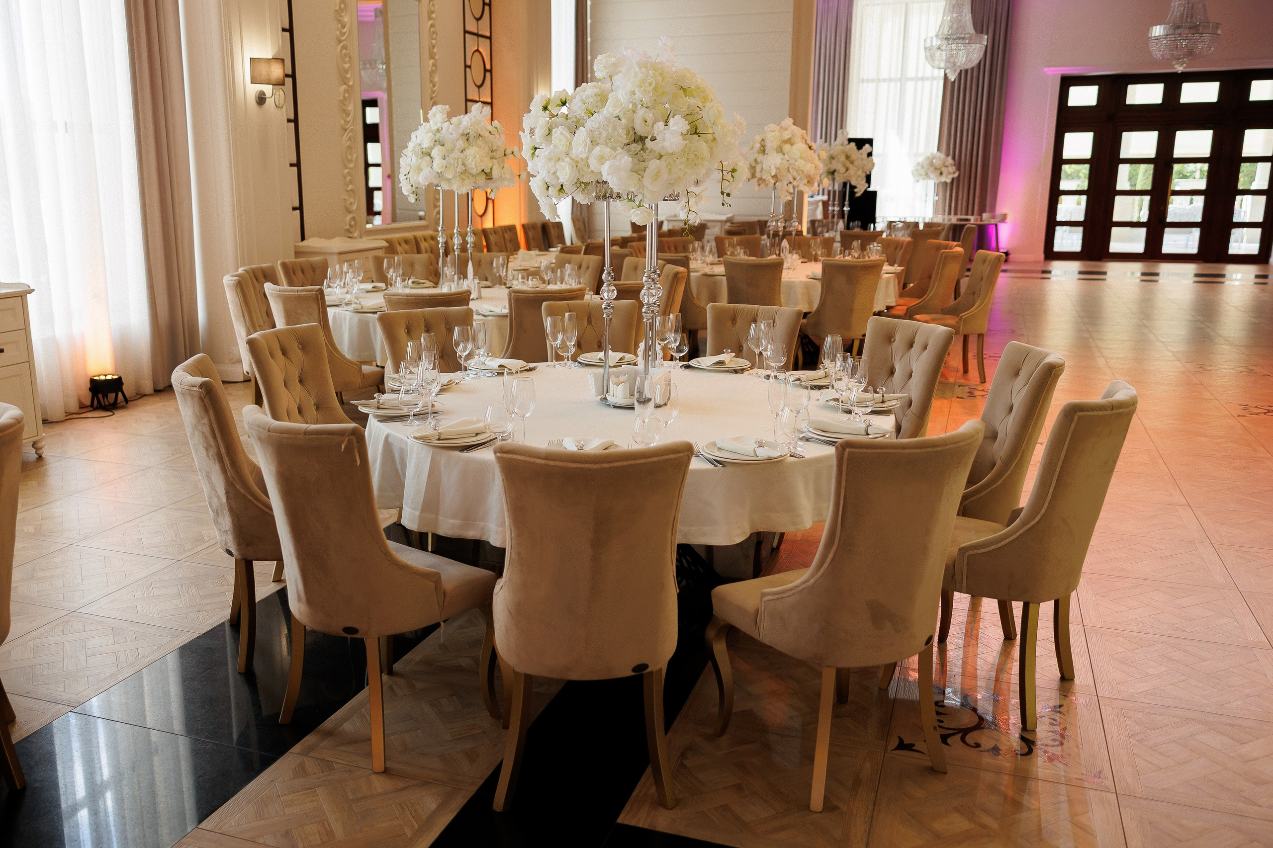 Eugen & Livia — Grand Elysee — Wedding Day. Servicii Foto și Video 067188353