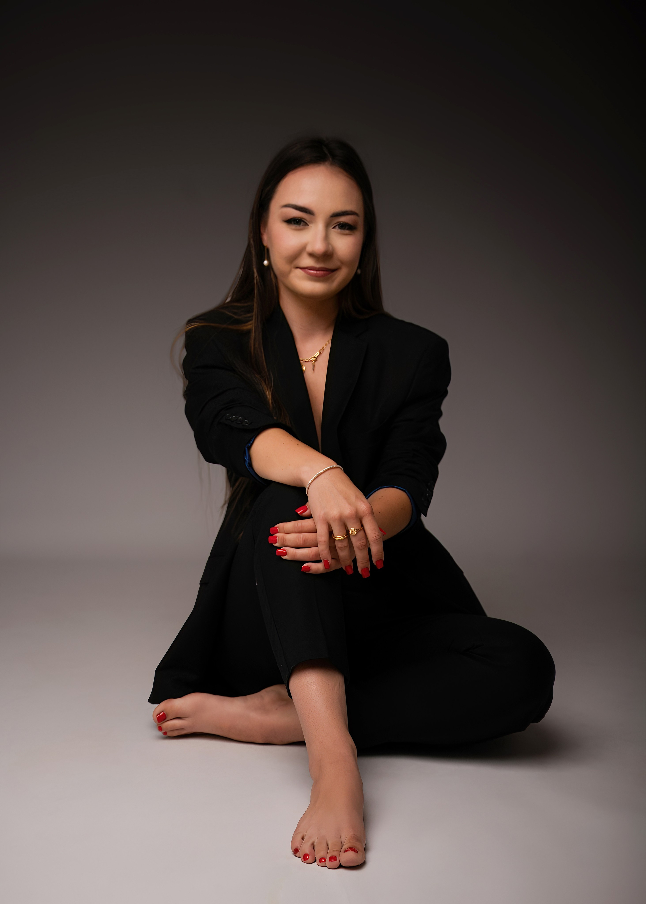 Women Portraits. Home