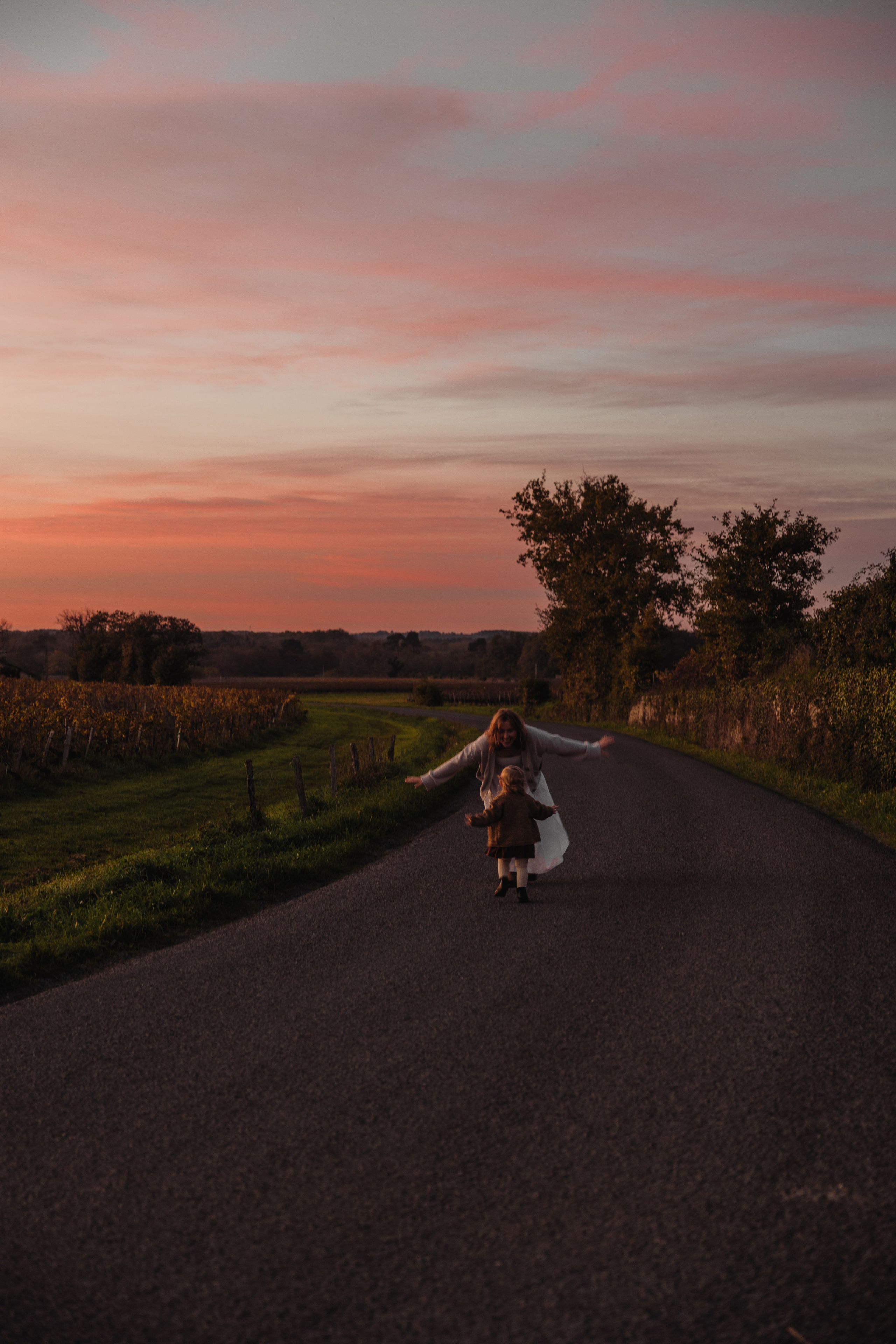 Shooting with children. Weeding Photographer in Bordeaux, Florin Tugui