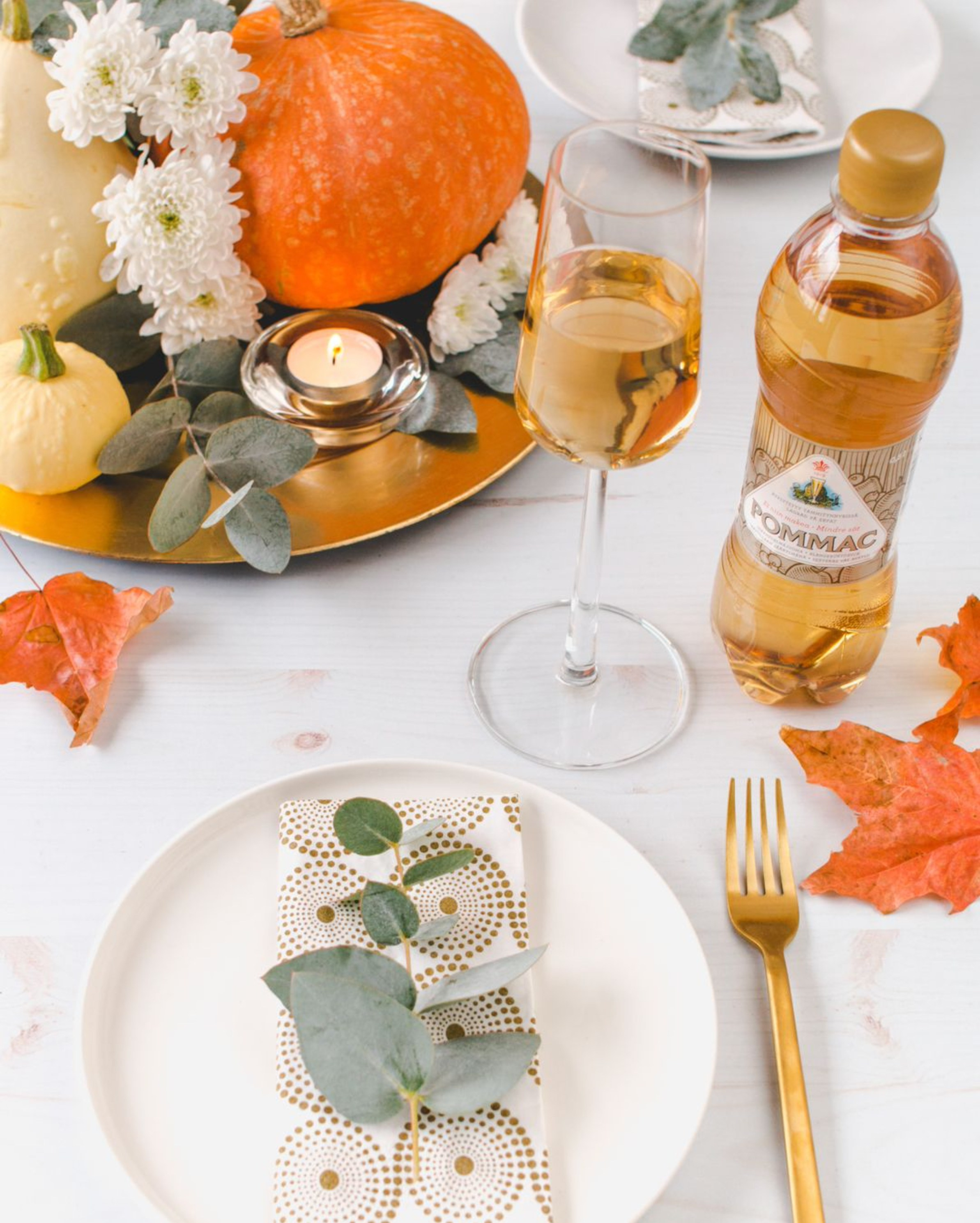 Pommac. Anna Z commercial photographer and graphic designer based in Turku