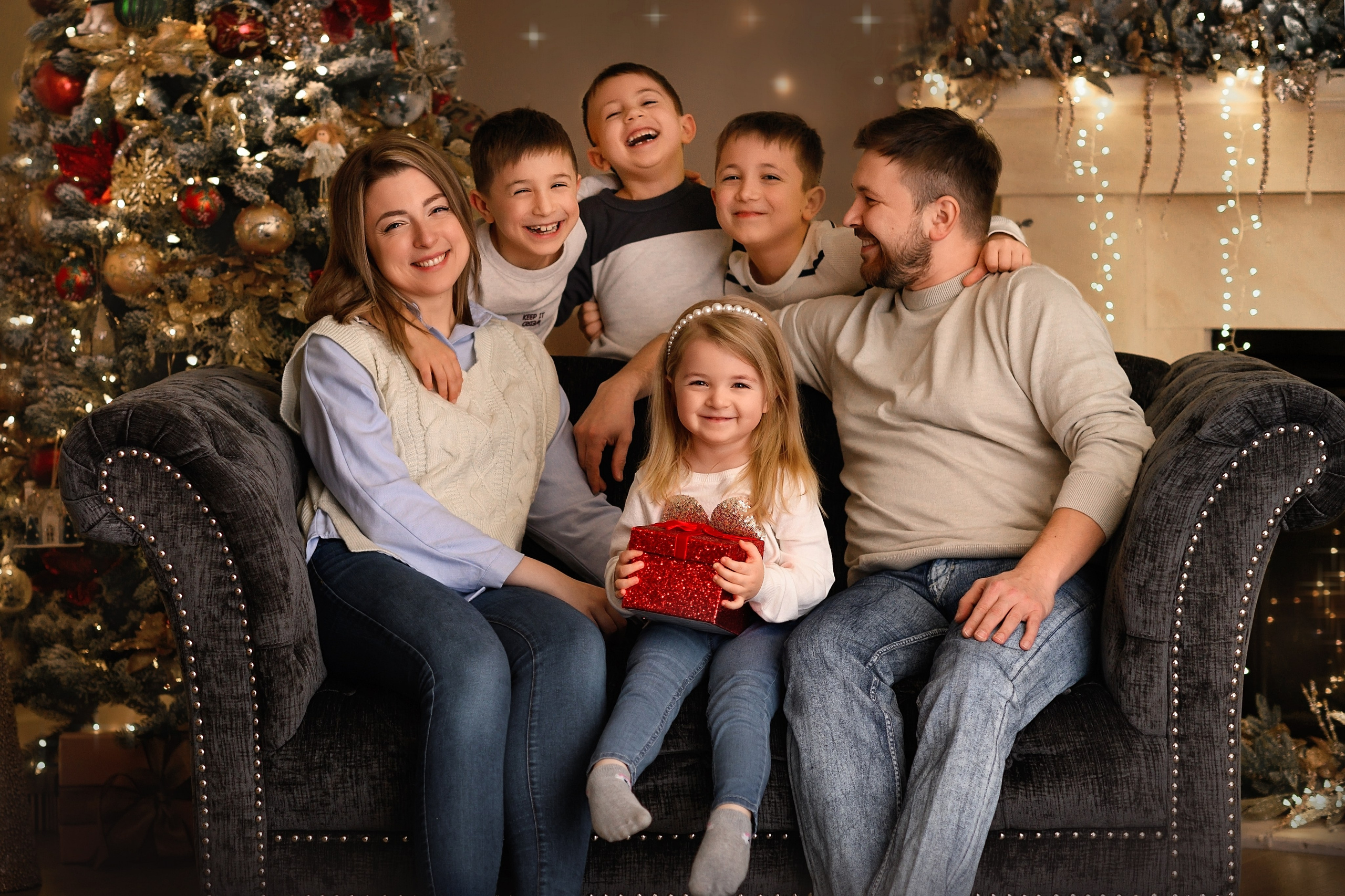 Family of Maks and Sveta. Wedding & family photography in Seattle area. Helen Michelle photographer