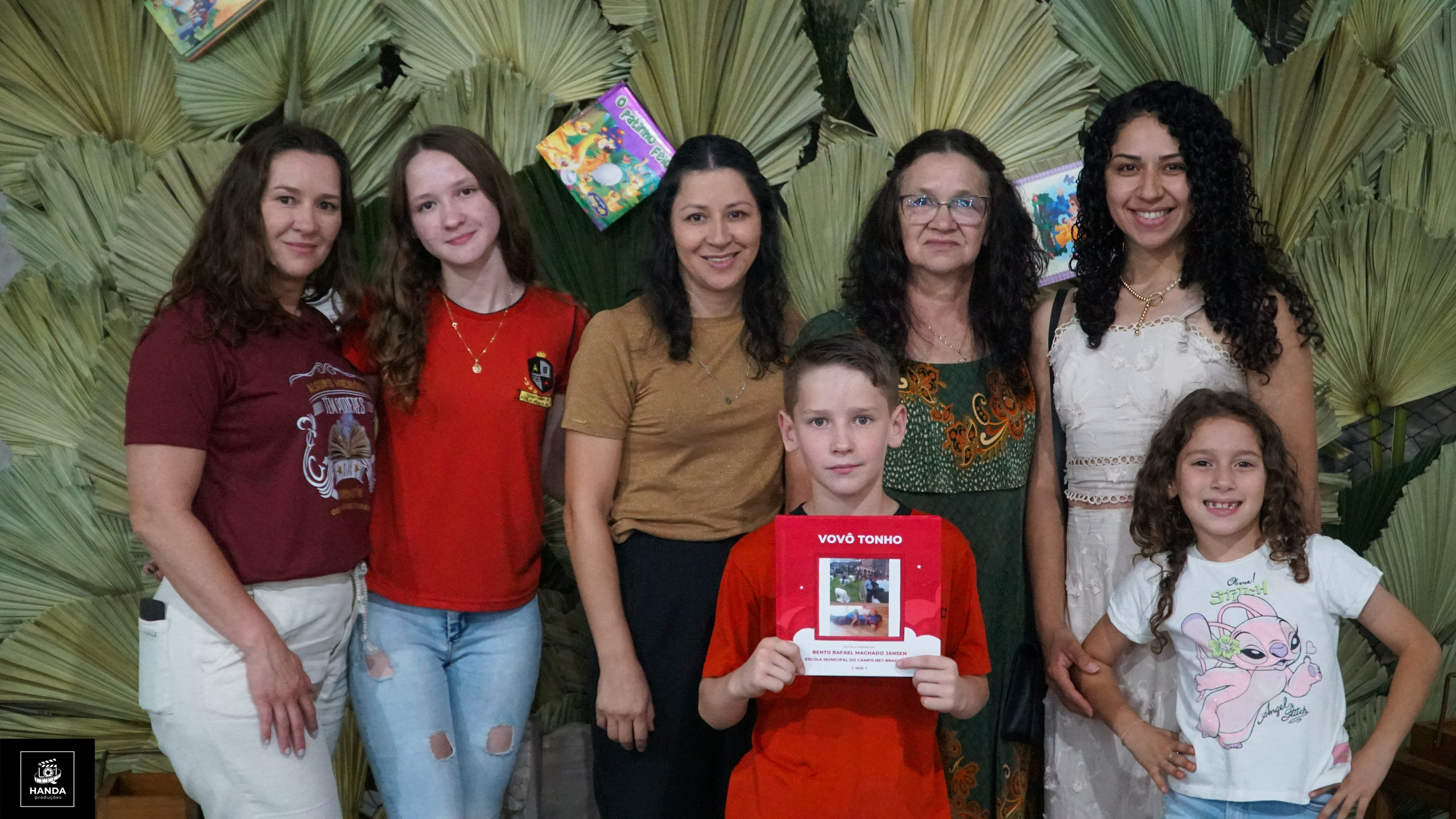 Noite autógrafos colégio Aurélio Buarque de Holanda. Handa Produções