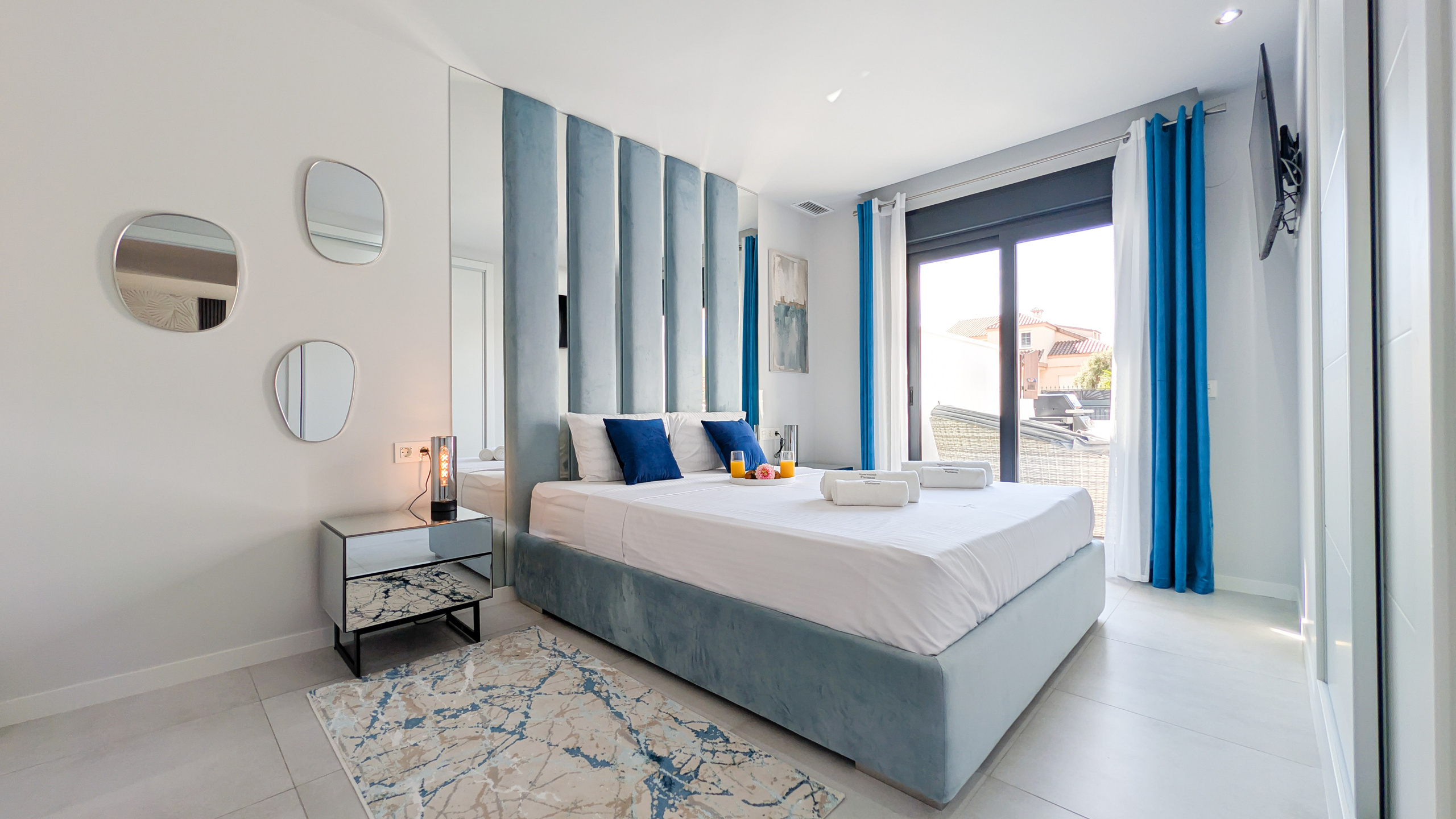 PLATINUM. Baby Beast