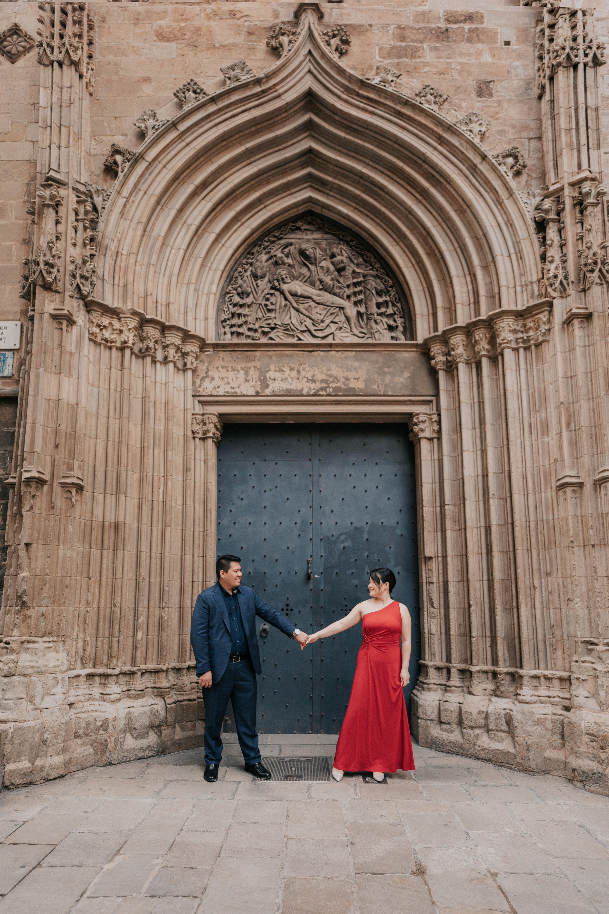 One Day in the Life of a Traveler and a Local. DiaFoto — Wow Photographer in Barcelona | Premium Barcelona Photoshoot Experience
