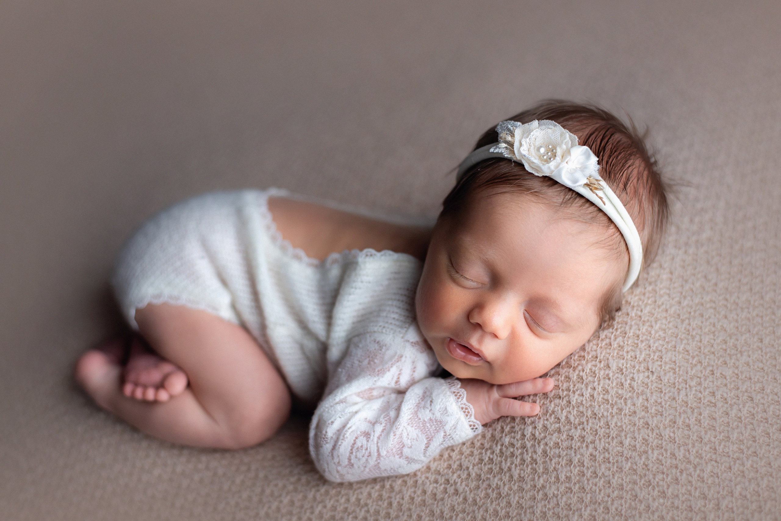 Vera 23 days. In-home newborn photography Raleigh & area Katya Kulikova