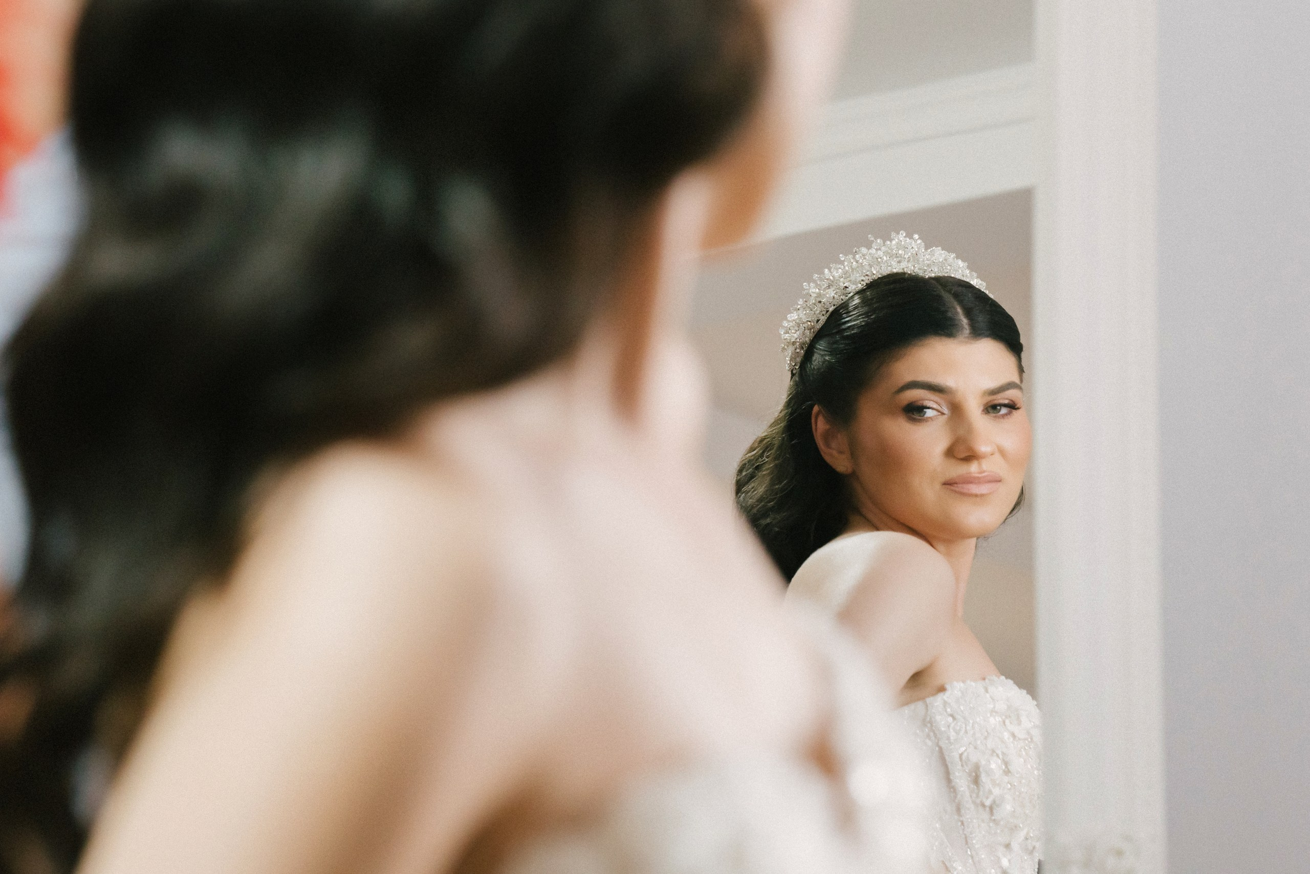 1. Mireasa Adriana în timpul pregătirilor de nuntă în Tudora Botoșani2. Costumul mirelui Ionuț fotografiat artistic în ziua nunții3. Prietenii mirelui la tradițiile de nuntă în Tudora4. Bărbieritul mirelui în cadrul obiceiurilor tradiționale de nuntă5. Fotografii de familie la biserică în ziua nunții6. Portret de familie cu mirii și copilul lor la nunta din Botoșani7. Primul dans al mirilor la Mariage Dor Baisa Botoșani8. Decor elegant de nuntă la Mariage Dor Baisa9. Emoții și tradiții la nunta din Tudora județul Botoșani10. Fotograf profesionist de nuntă în Botoșani surprinzând momente autentice - otograf-nunta-botosanifotograf-evenimente-botosanifotograf-profesionist-botosanifotograf-nunta-tudoranunta-tudora-botosanisedinta-foto-nunta-botosanipoze-nunta-botosanifotografii-nunta-tudorafotograf-cununie-religioasa-botosanibiserica-sfintii-imparati-constantin-si-elena-tudoramariage-dor-baisa-botosanirestaurant-nunta-botosanidansul-mirilor-mariage-dorpregatiri-mire-botosanipregatiri-mireasa-botosanitraditii-nunta-moldovaobiceiuri-nunta-tudorafotograf-familie-nunta-botosaniportret-miri-botosanigalerie-foto-nunta-botosanialbum-foto-nunta-botosaninunta-eleganta-botosaninunta-cu-traditii-botosanifotograf-premium-nunta-botosaniservicii-foto-video-botosanipoveste-de-nunta-botosanifotograf-documentar-nuntafotograf-natural-emotionalmiri-ionut-si-adriananunta-autentica-tudora -otograf-nunta-botosanifotograf-nunta-tudoranunta-tudora-botosanifotograf-evenimente-botosanifotograf-profesionist-botosaniservicii-foto-video-botosanigalerie-foto-nunta-botosanialbum-foto-nunta-botosani - nunta-autentica-botosaninunta-cu-traditii-botosanipoveste-de-nunta-botosanifotografii-emotionante-nuntamomente-autentice-nuntafotografie-documentara-nuntafotograf-natural-nunta- pregatiri-miri-tudorabiserica-tudora-botosanicununie-religioasa-tudoramariage-dor-baisa-botosanipetrecere-nunta-botosanivalsul-mirilor-botosani - alino-foto-studio-botosaniionut-si-adriana-nunta-tudorafotograf-alin-chirila-botosani